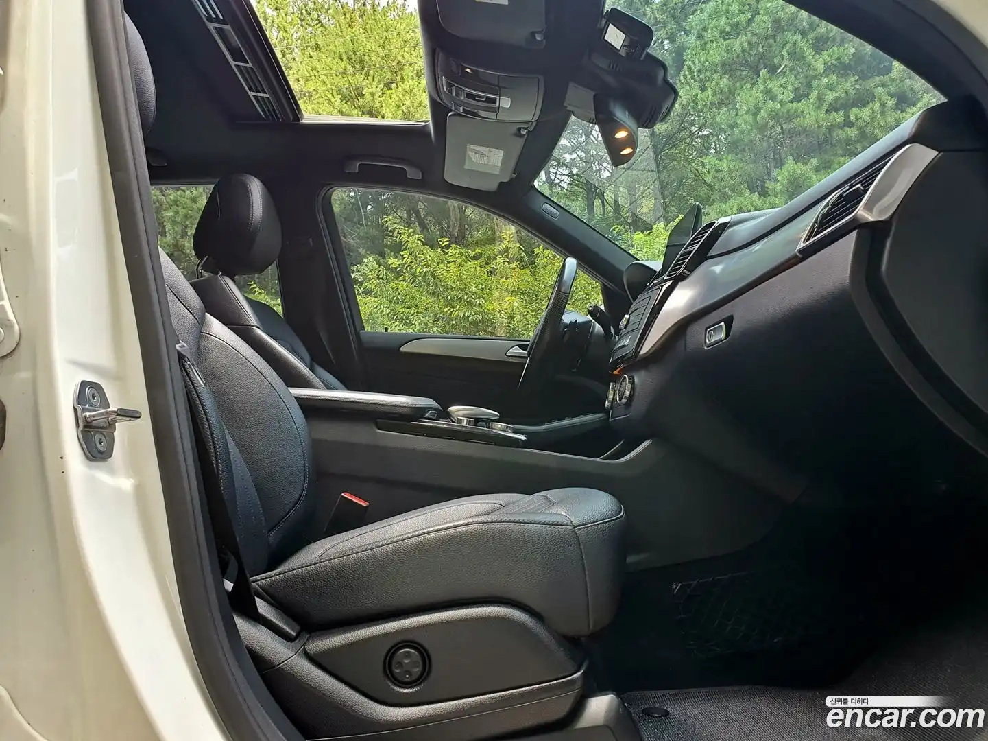 GLE-Class Mercedes-Benz 2018.9-OUTER-006