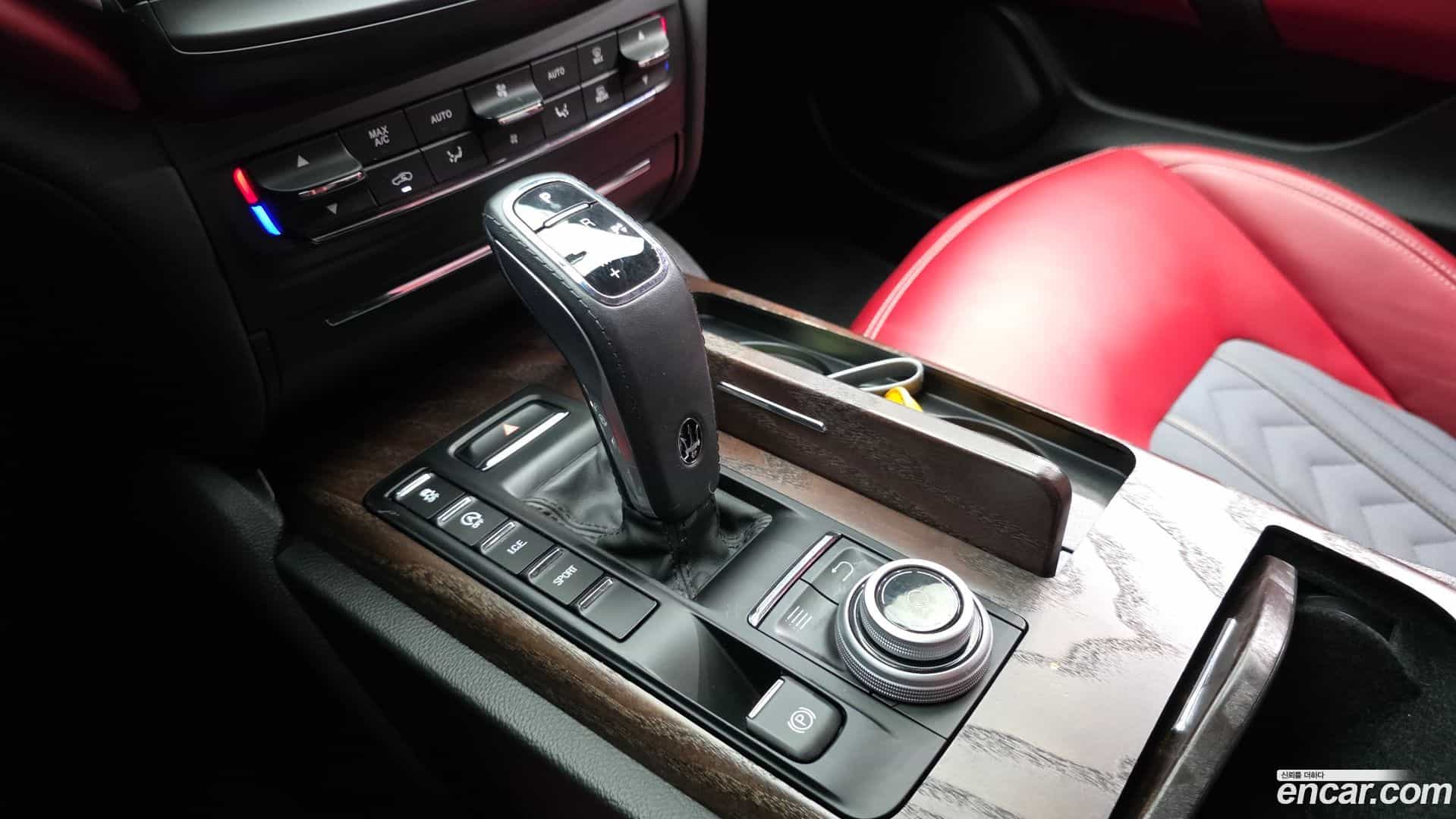 Ghibli Maserati 2021.8-INNER-009