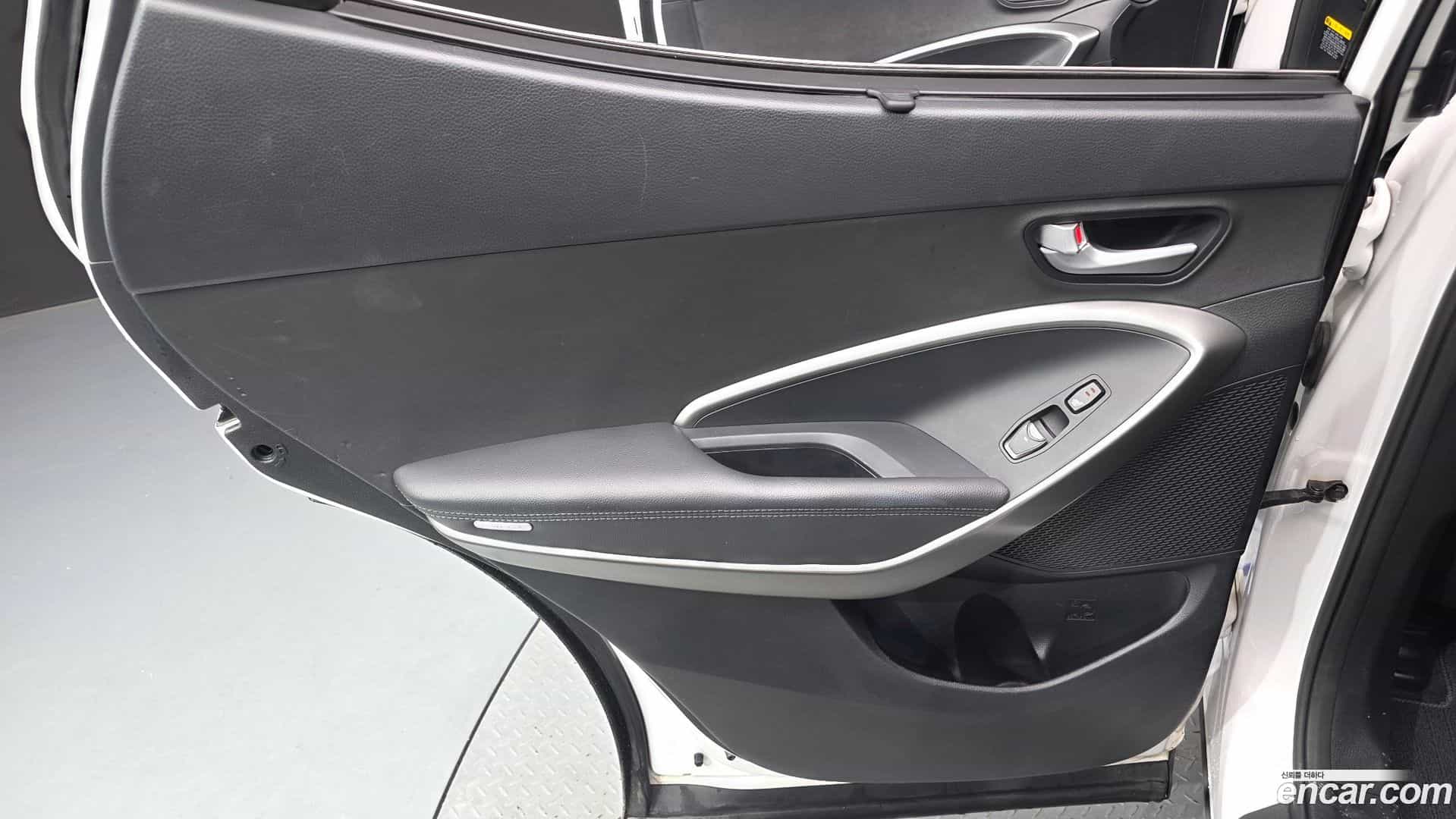 Santafe Hyundai 2017.3-INNER-035