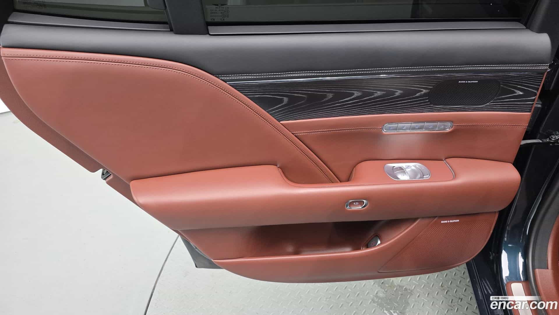 G90 Genesis 2022.2-INNER-035