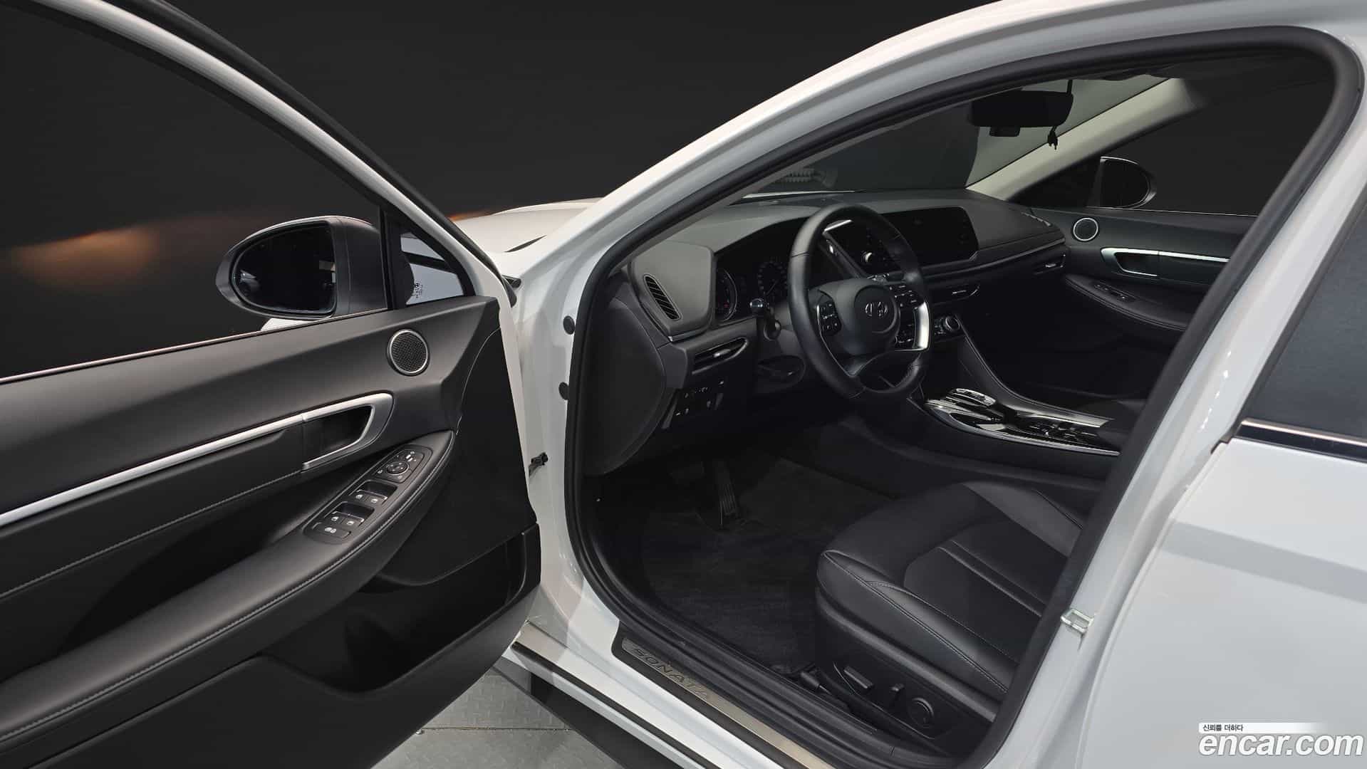 Sonata Hyundai 2022.2-INNER-010
