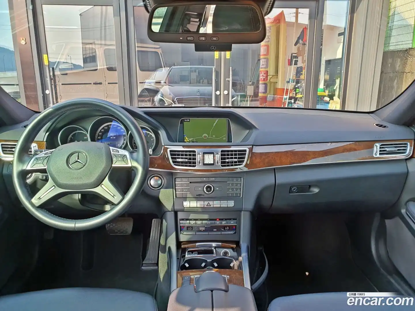 E-Class Mercedes-Benz 2016.1-OUTER-005
