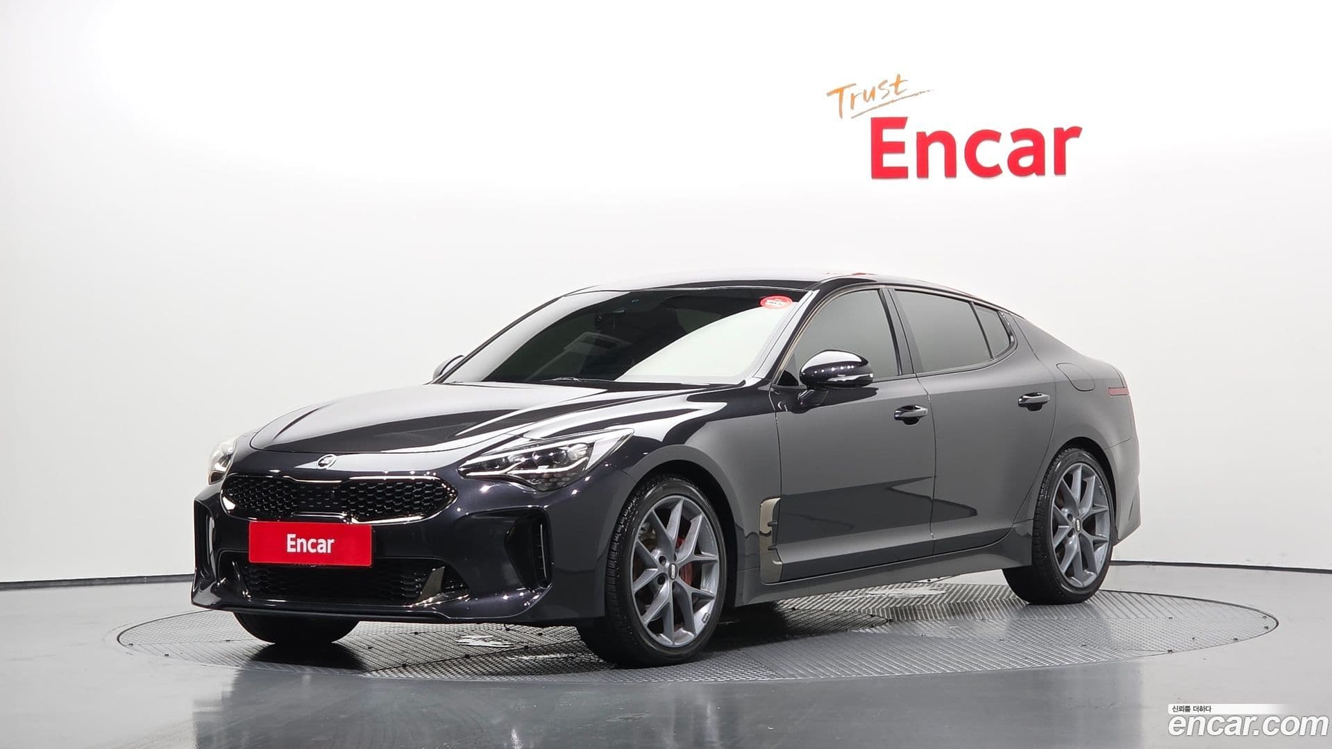 Main__Slider__Photo:Stinger Kia 2018.2-0