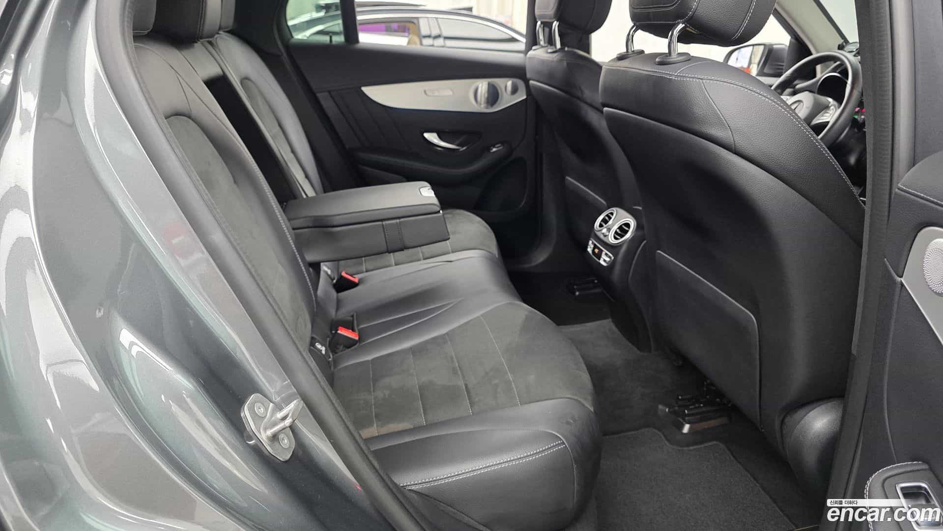 GLC-Class Mercedes-Benz 2019.11-OPTION-015