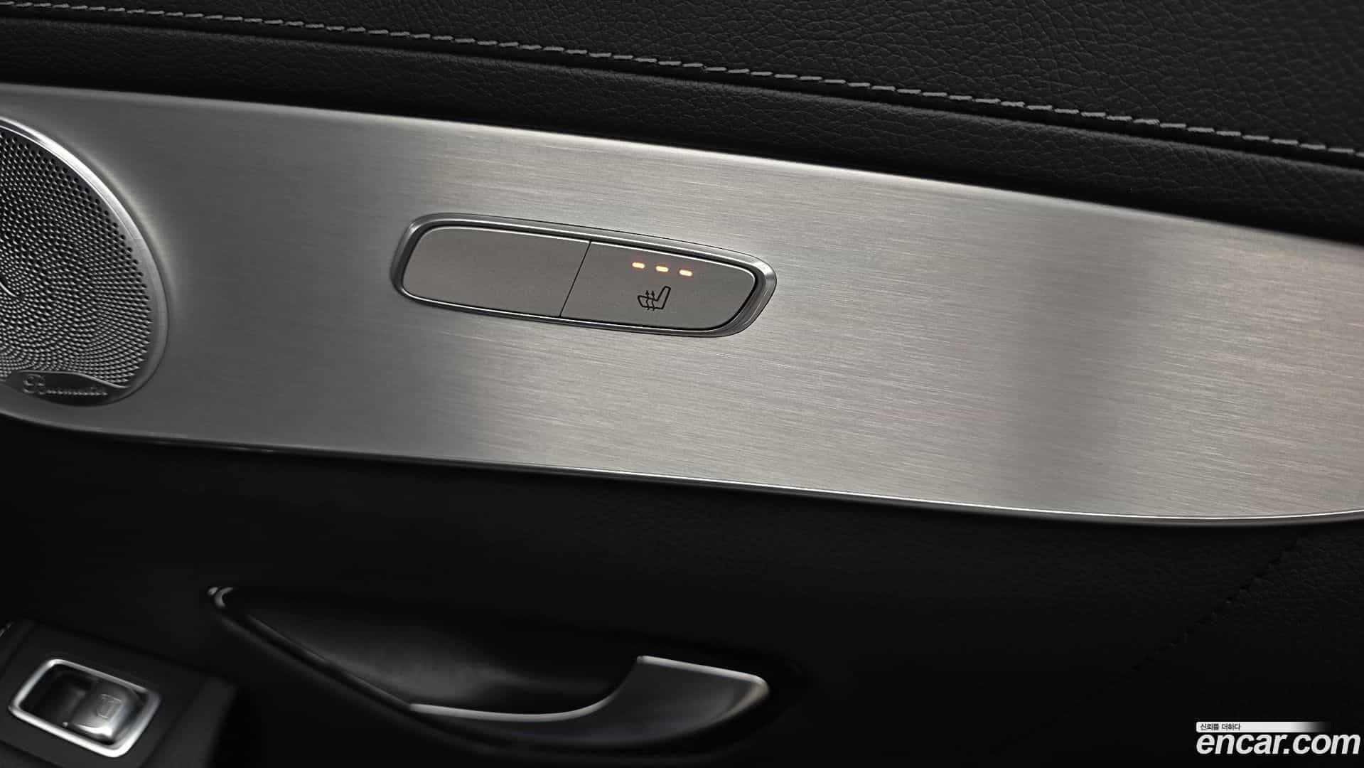 GLC-Class Mercedes-Benz 2019.11-OPTION-022