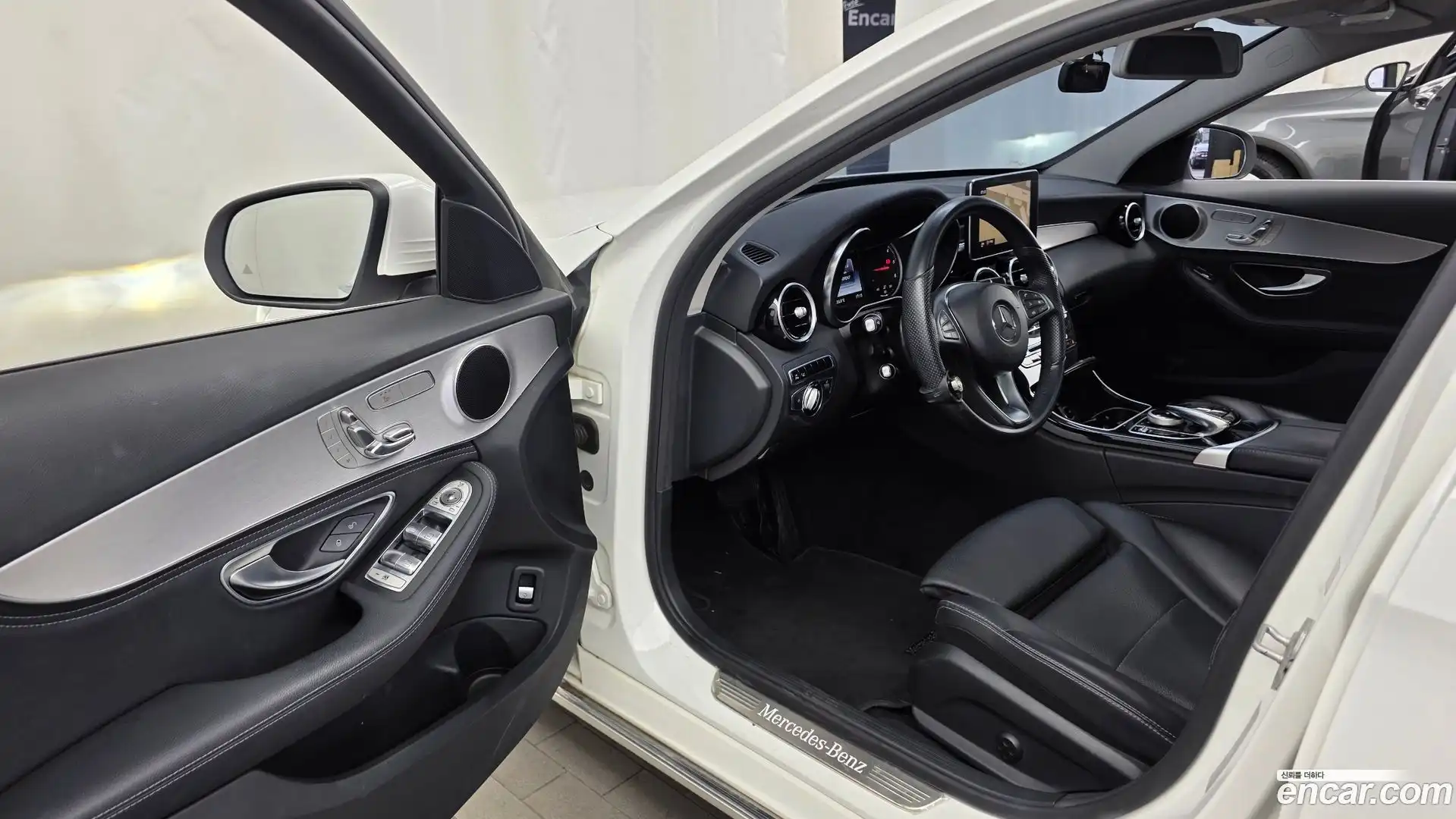 C-Class Mercedes-Benz 2015.3-INNER-010