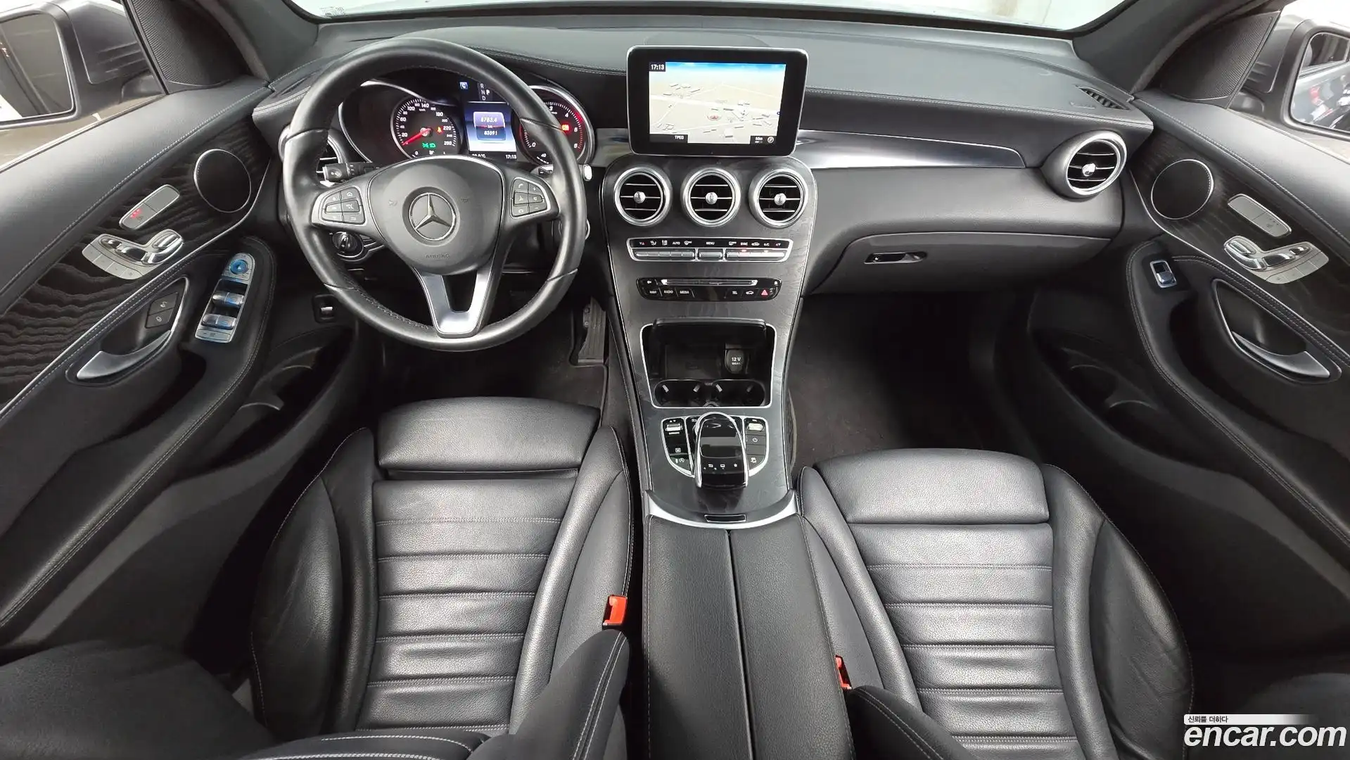GLC-Class Mercedes-Benz 2016.2-INNER-007