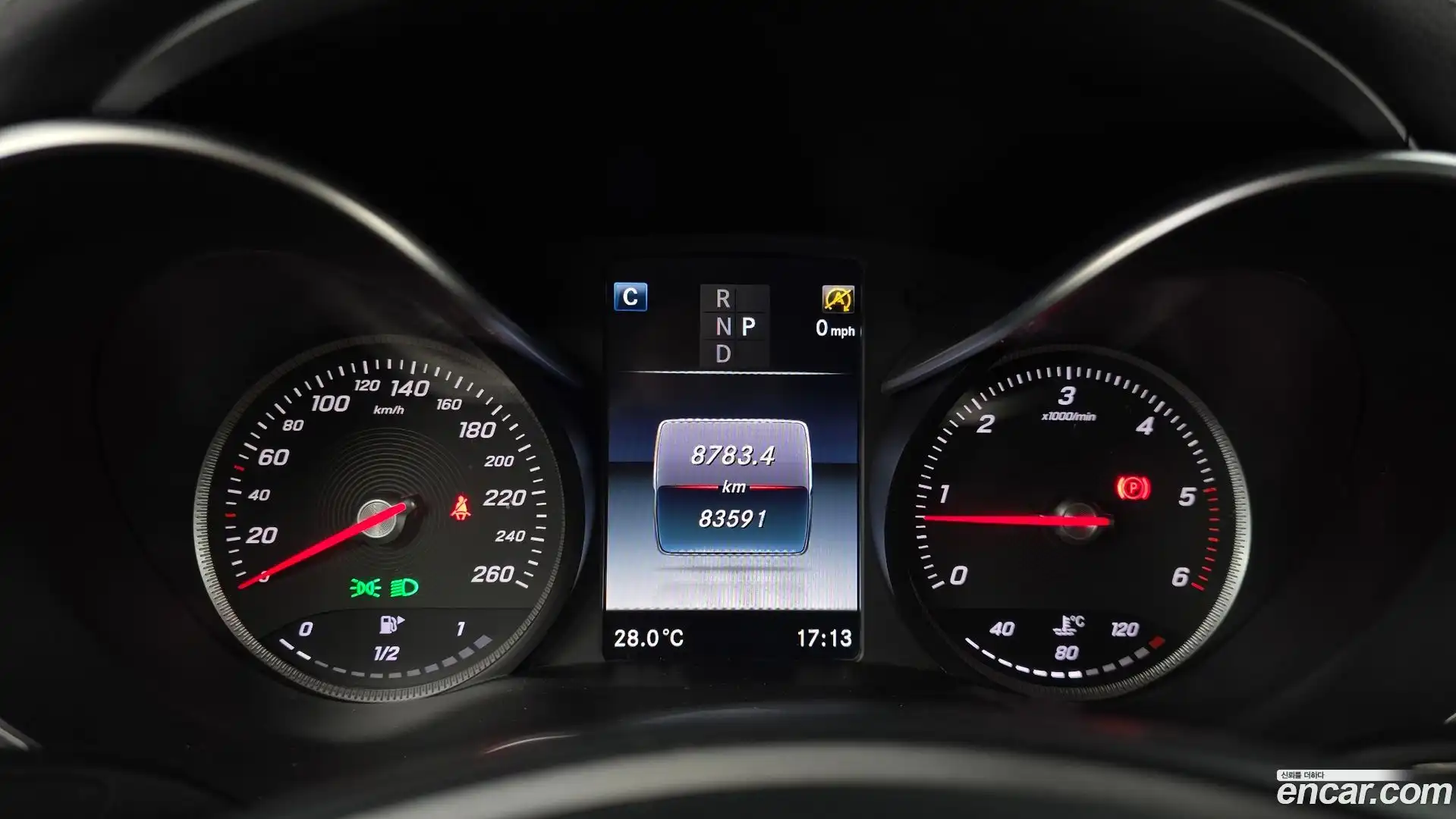 GLC-Class Mercedes-Benz 2016.2-INNER-008