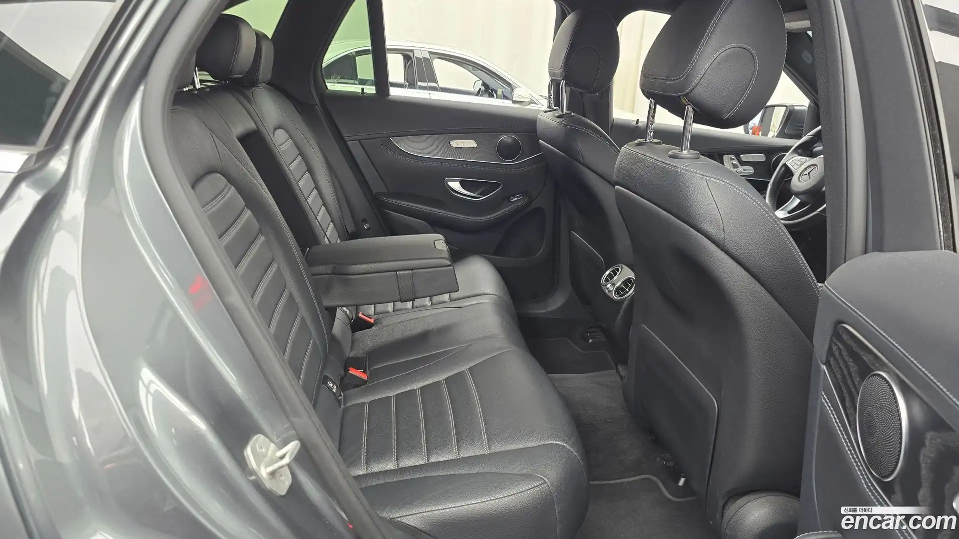 GLC-Class Mercedes-Benz 2016.2-OPTION-015