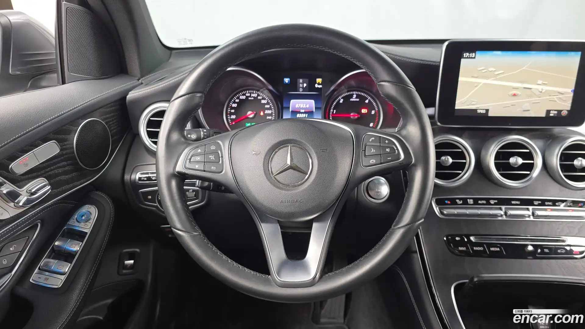 GLC-Class Mercedes-Benz 2016.2-OPTION-016