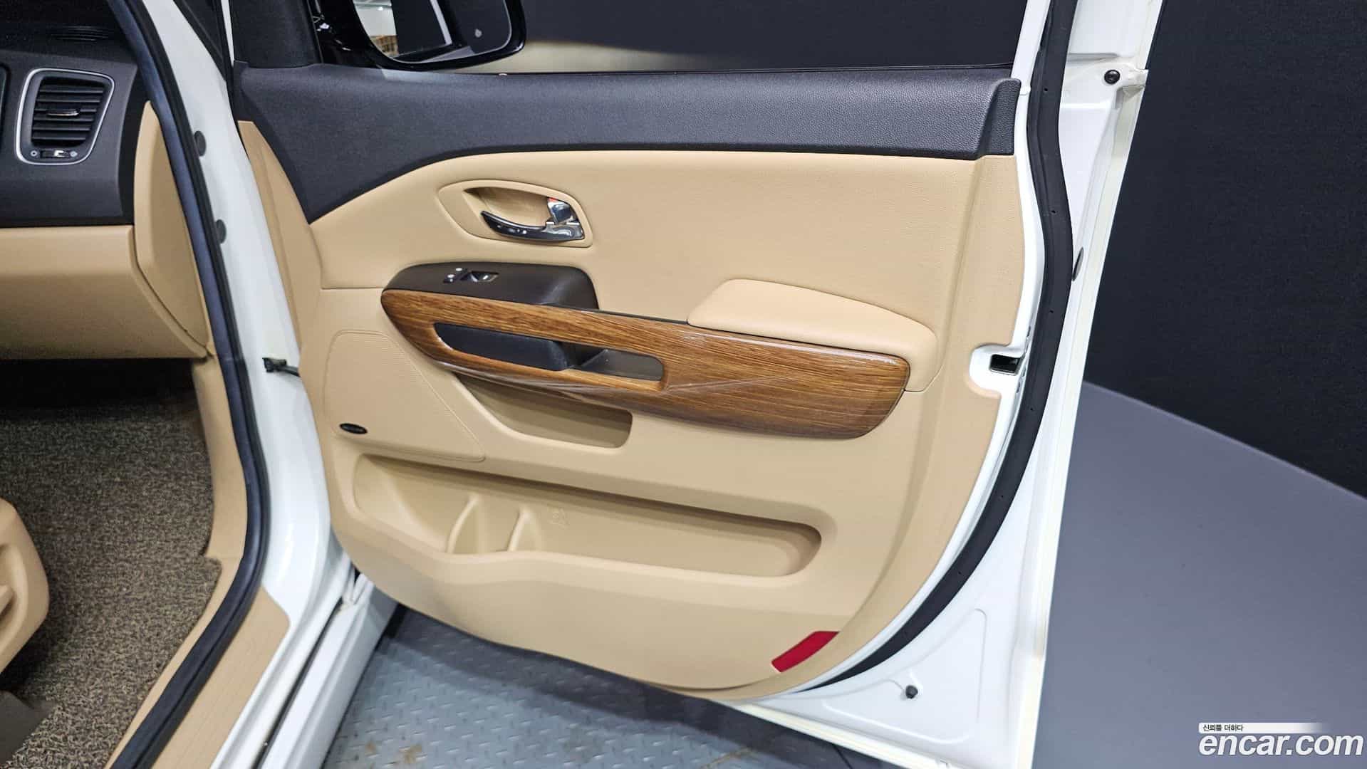 Canival Kia 2016.1-INNER-035