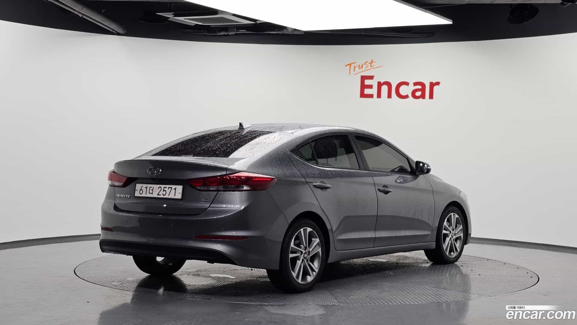 AVANTE Hyundai 2018.2-OUTER-002