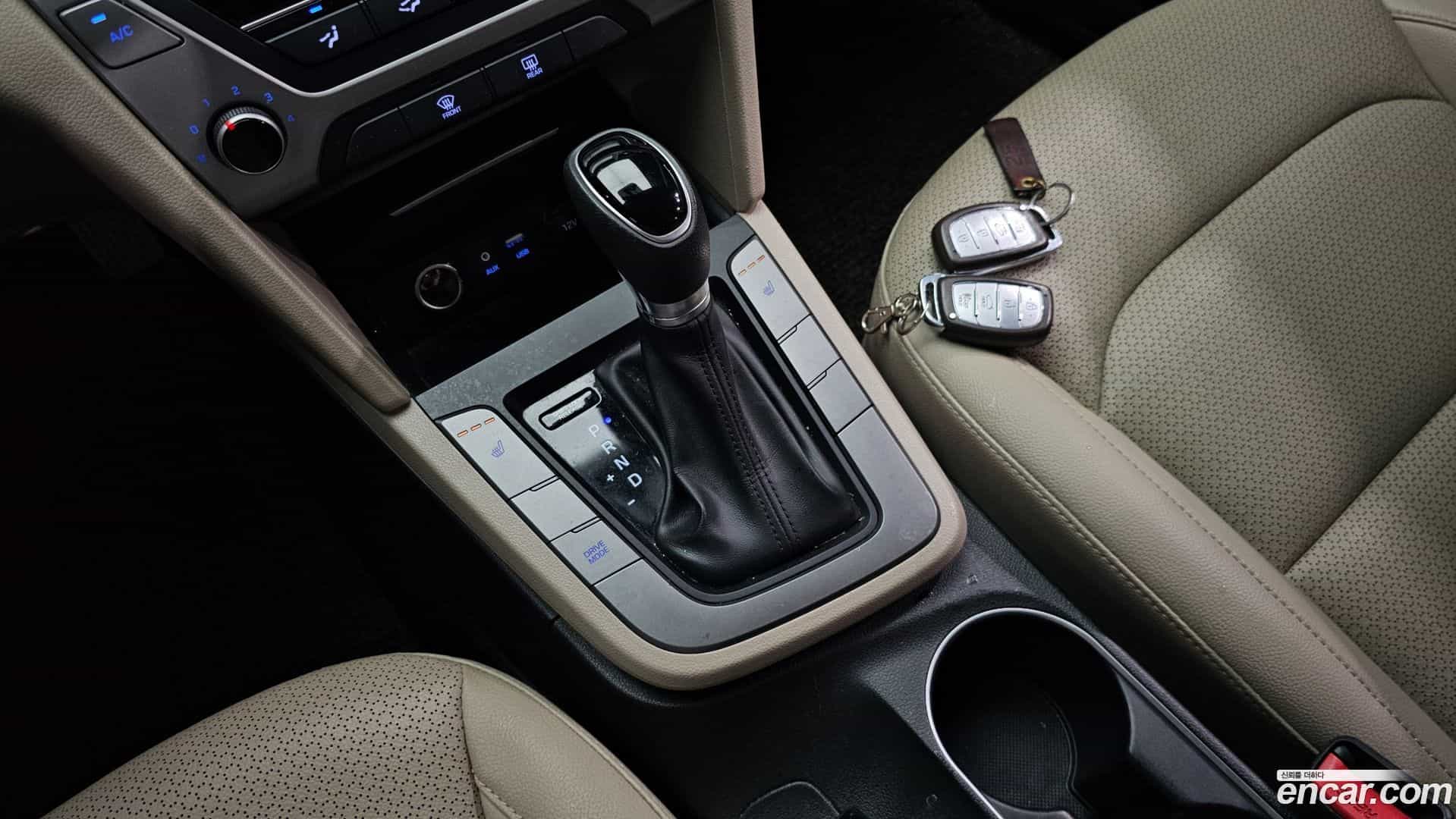 AVANTE Hyundai 2018.2-INNER-009