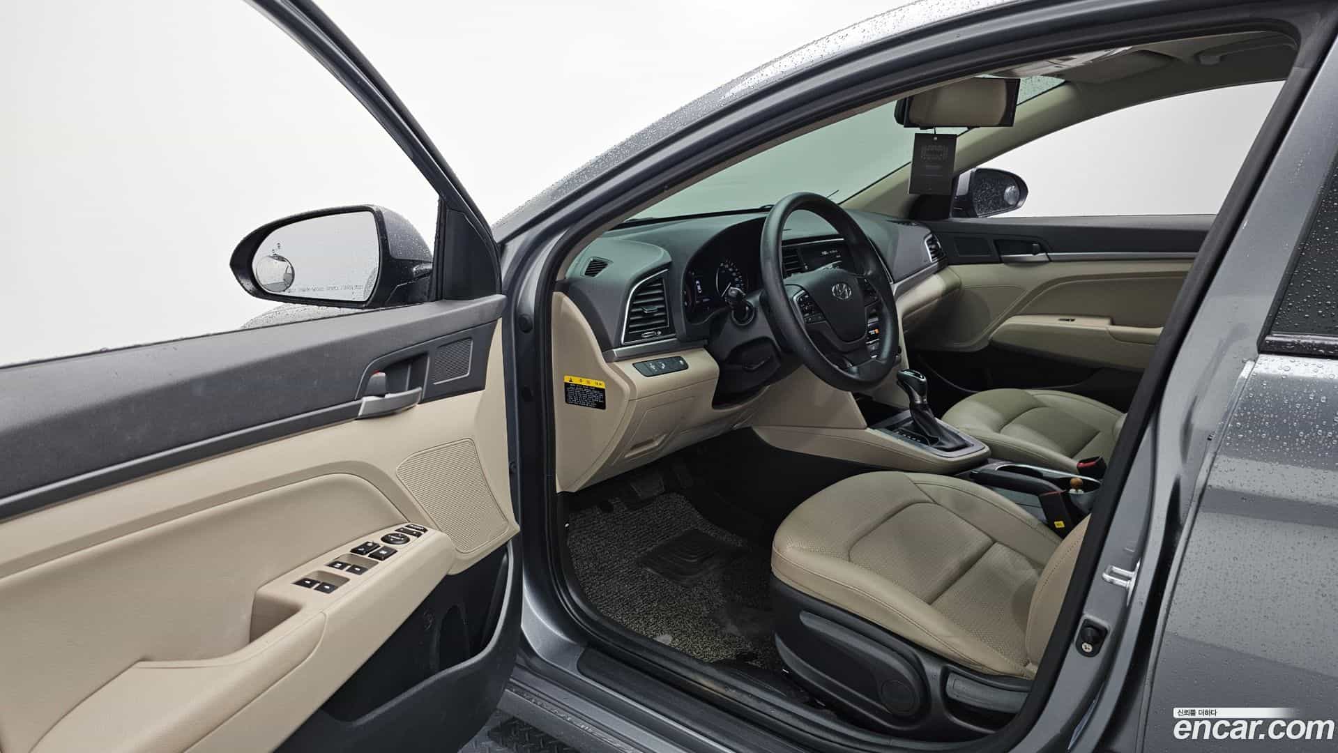 AVANTE Hyundai 2018.2-INNER-010
