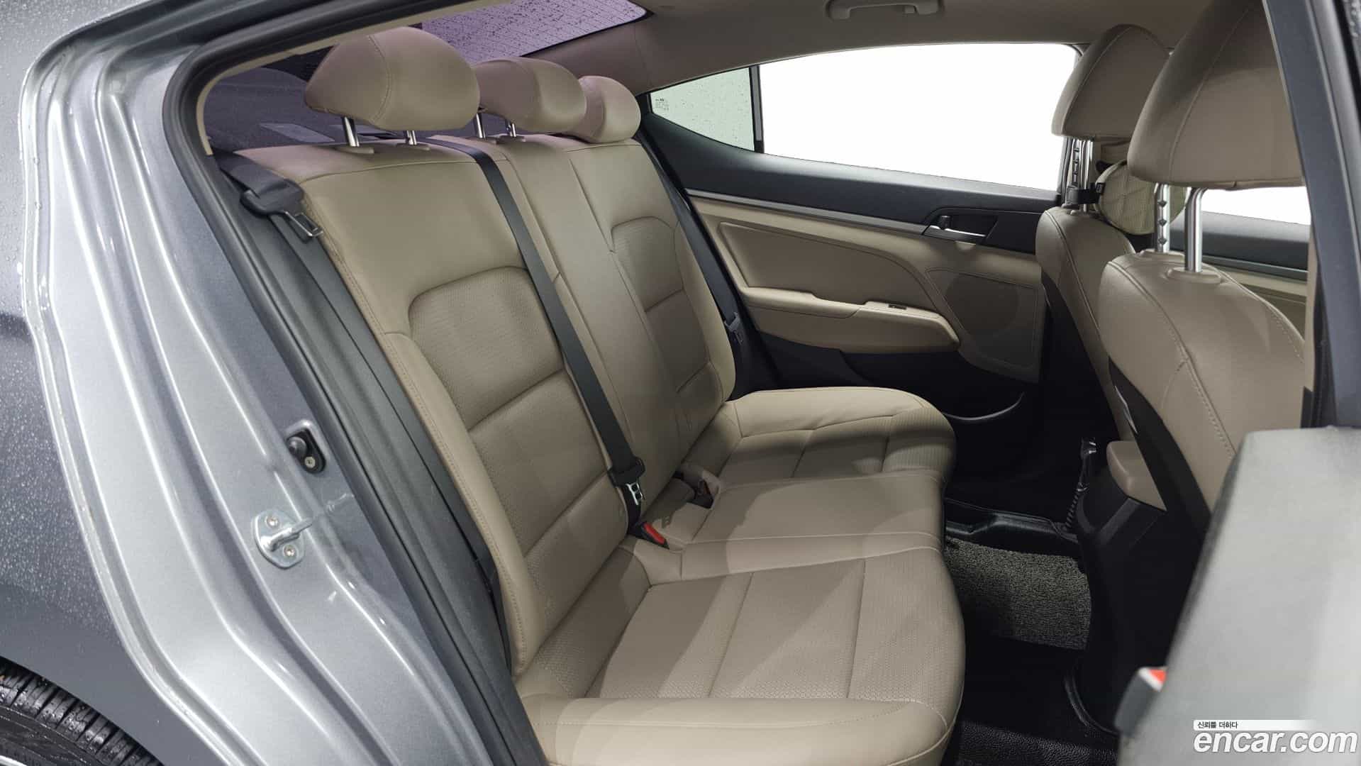 AVANTE Hyundai 2018.2-OPTION-016