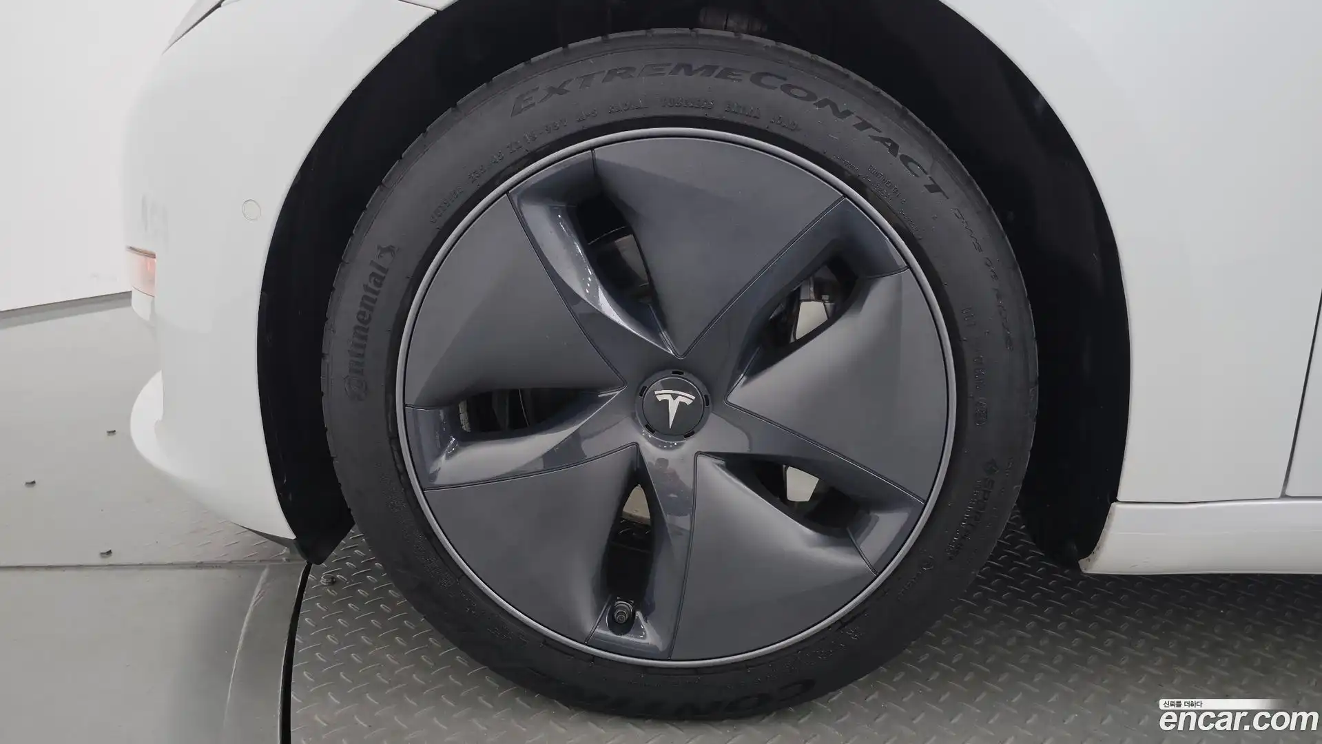 Model 3 Tesla 2020.8-OUTER-005