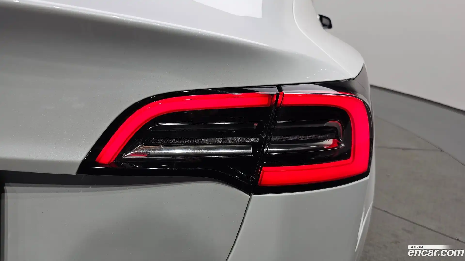 Model 3 Tesla 2020.8-OUTER-033