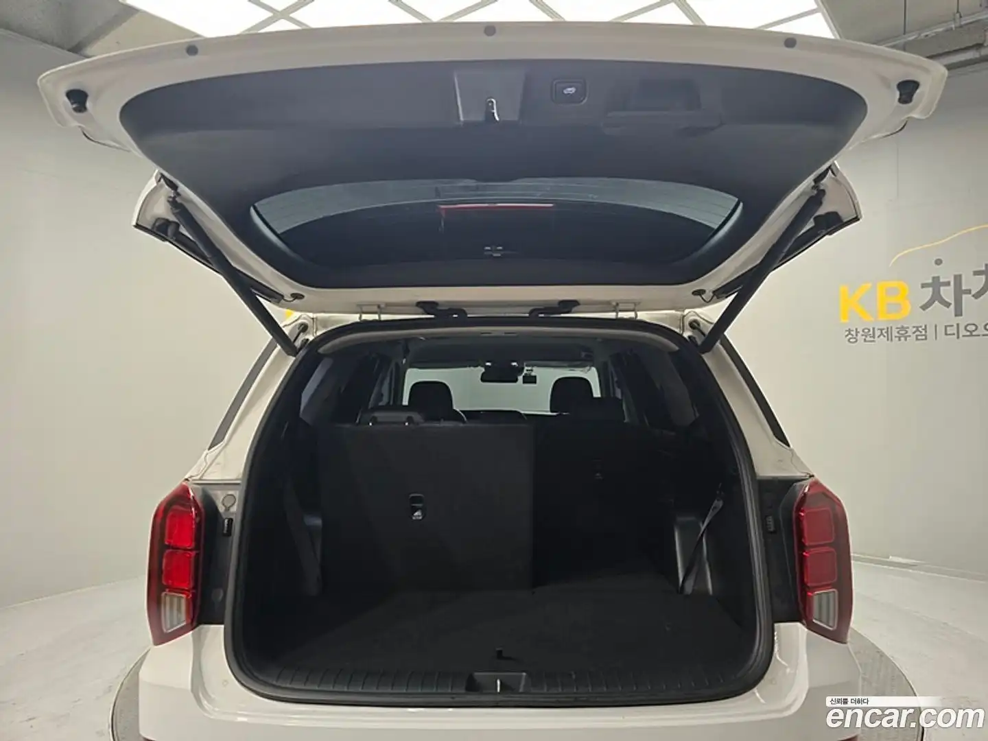 Palisade Hyundai 2022.3-INNER-010