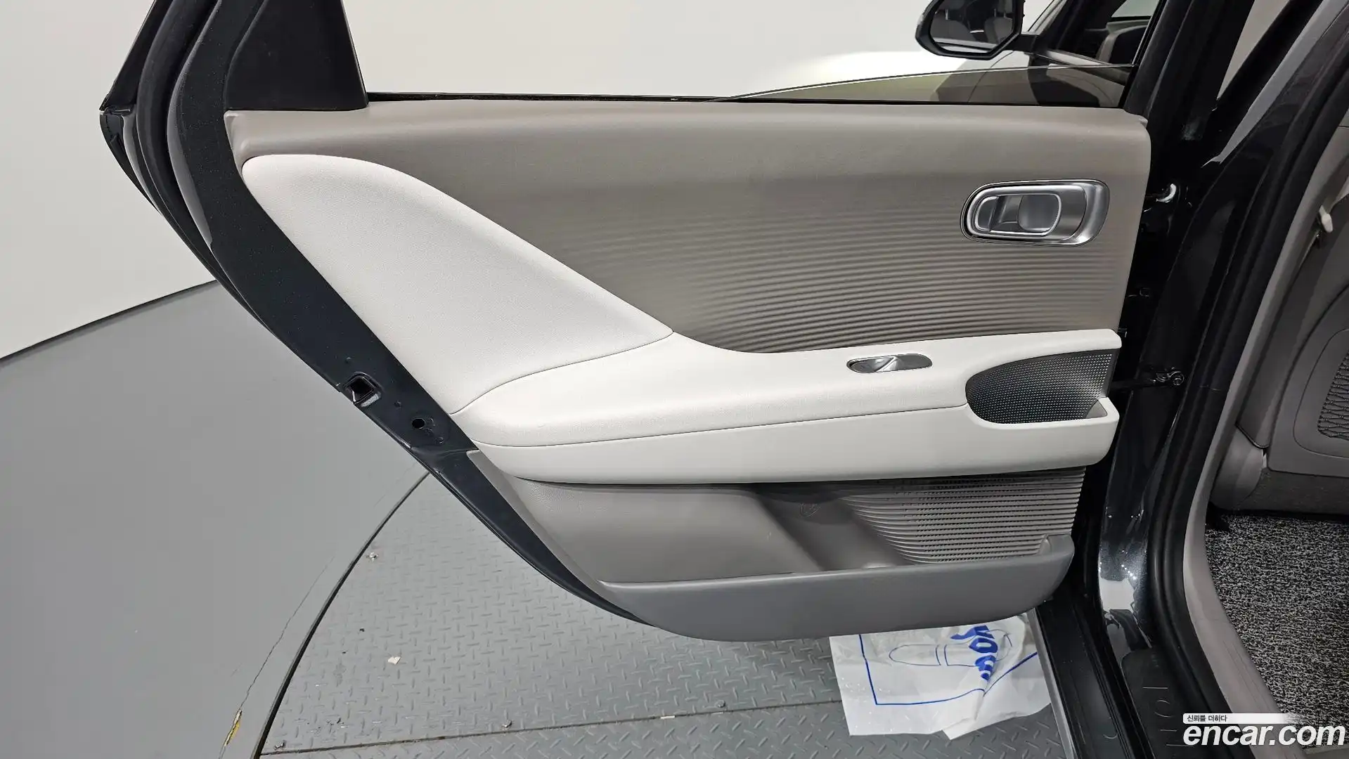 Ioniq6 Hyundai 2023.11-INNER-035