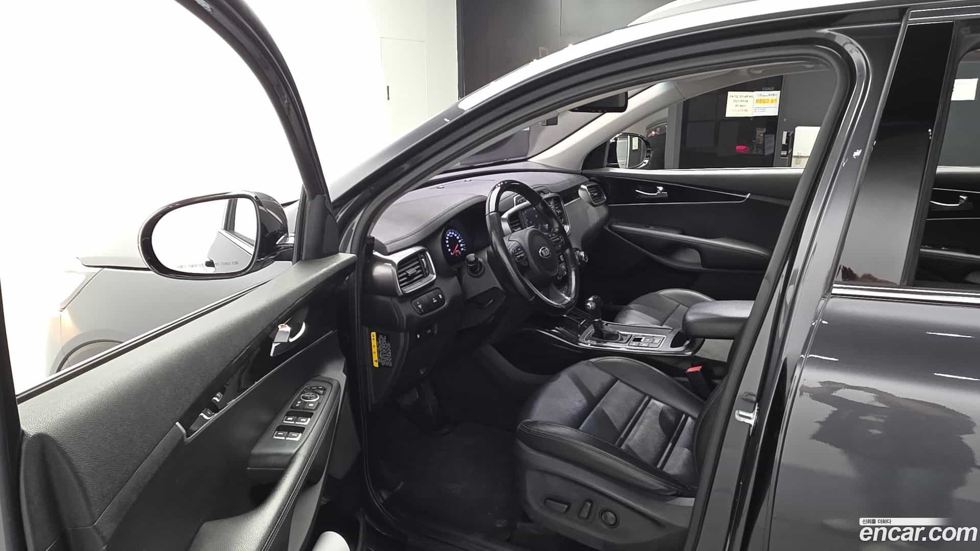 Sorento Kia 2016.2-INNER-010