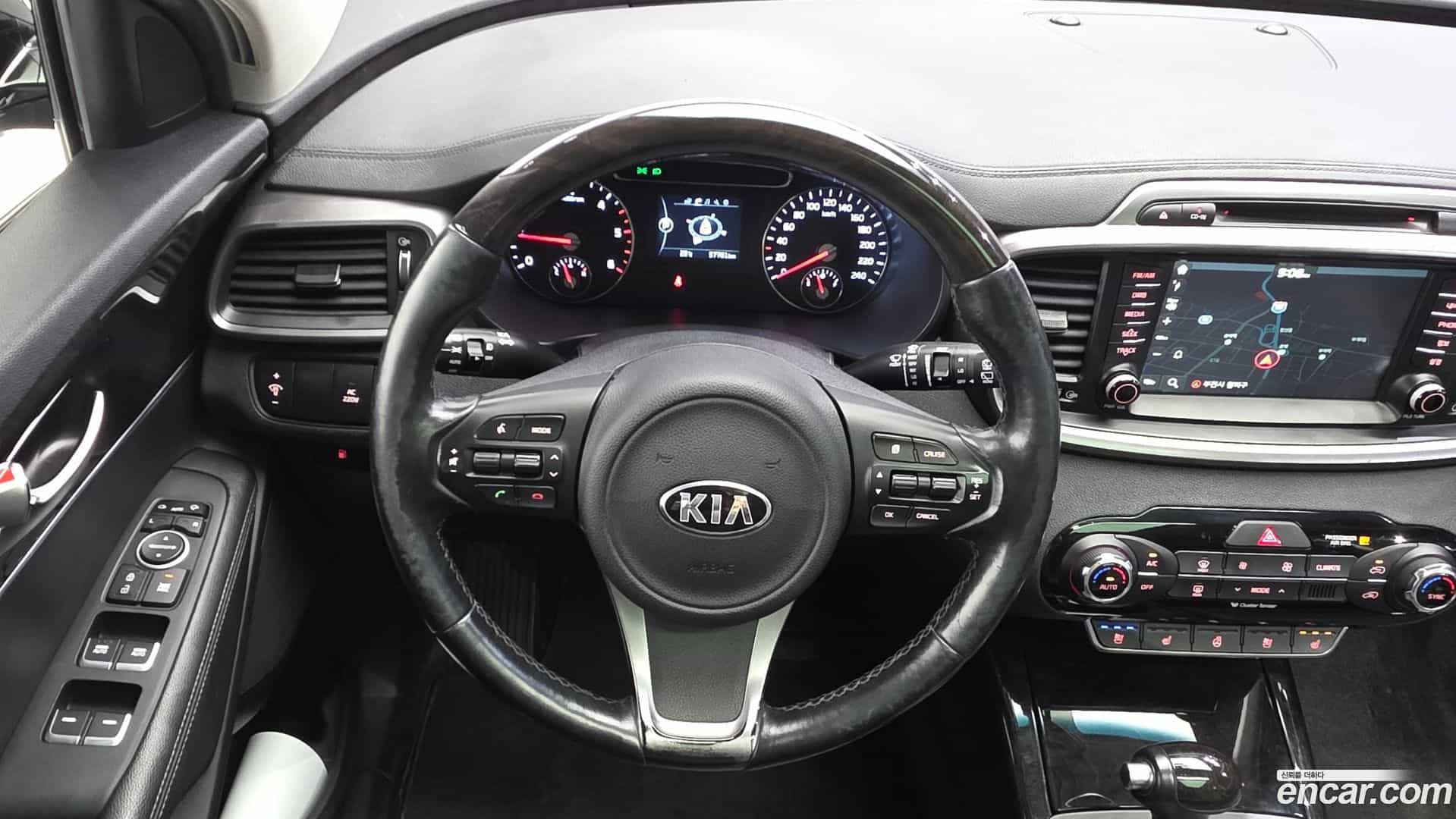 Sorento Kia 2016.2-OPTION-017