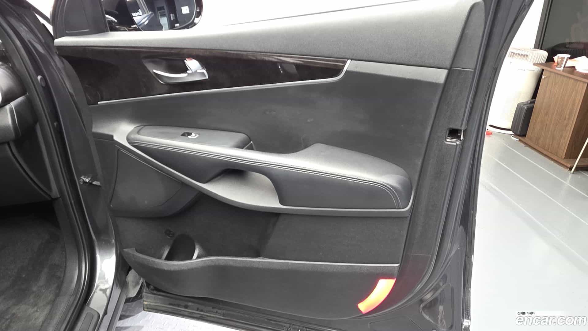 Sorento Kia 2016.2-INNER-034