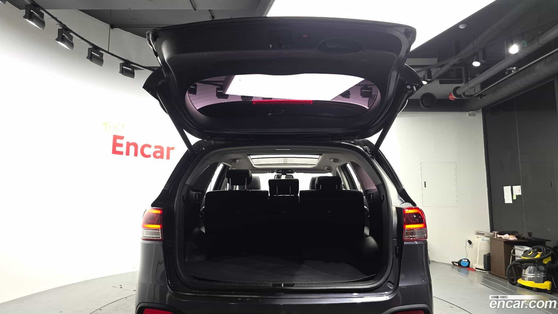 Sorento Kia 2016.2-OPTION-040