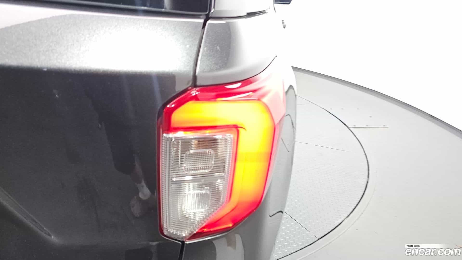 Explorer Ford 2020.4-OUTER-033