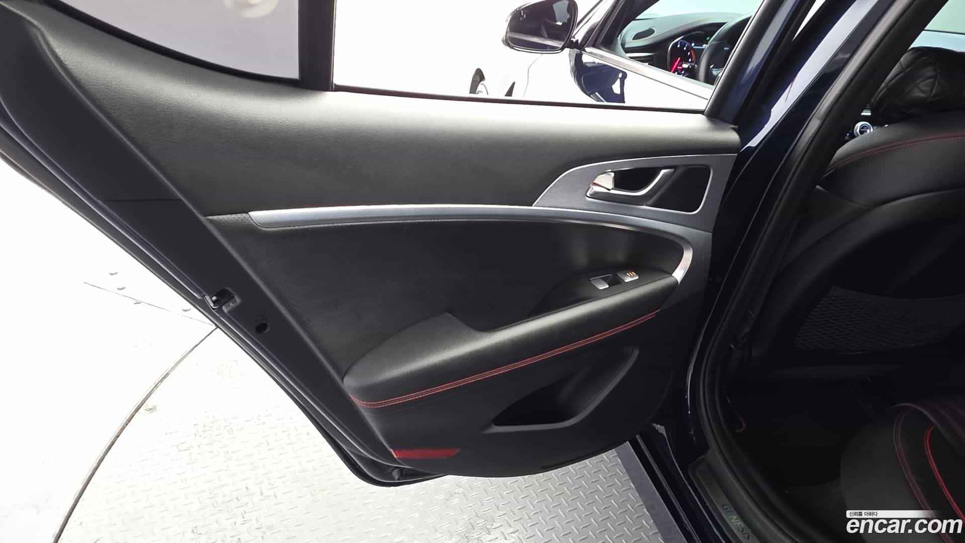 G70 Genesis 2019.2-INNER-035