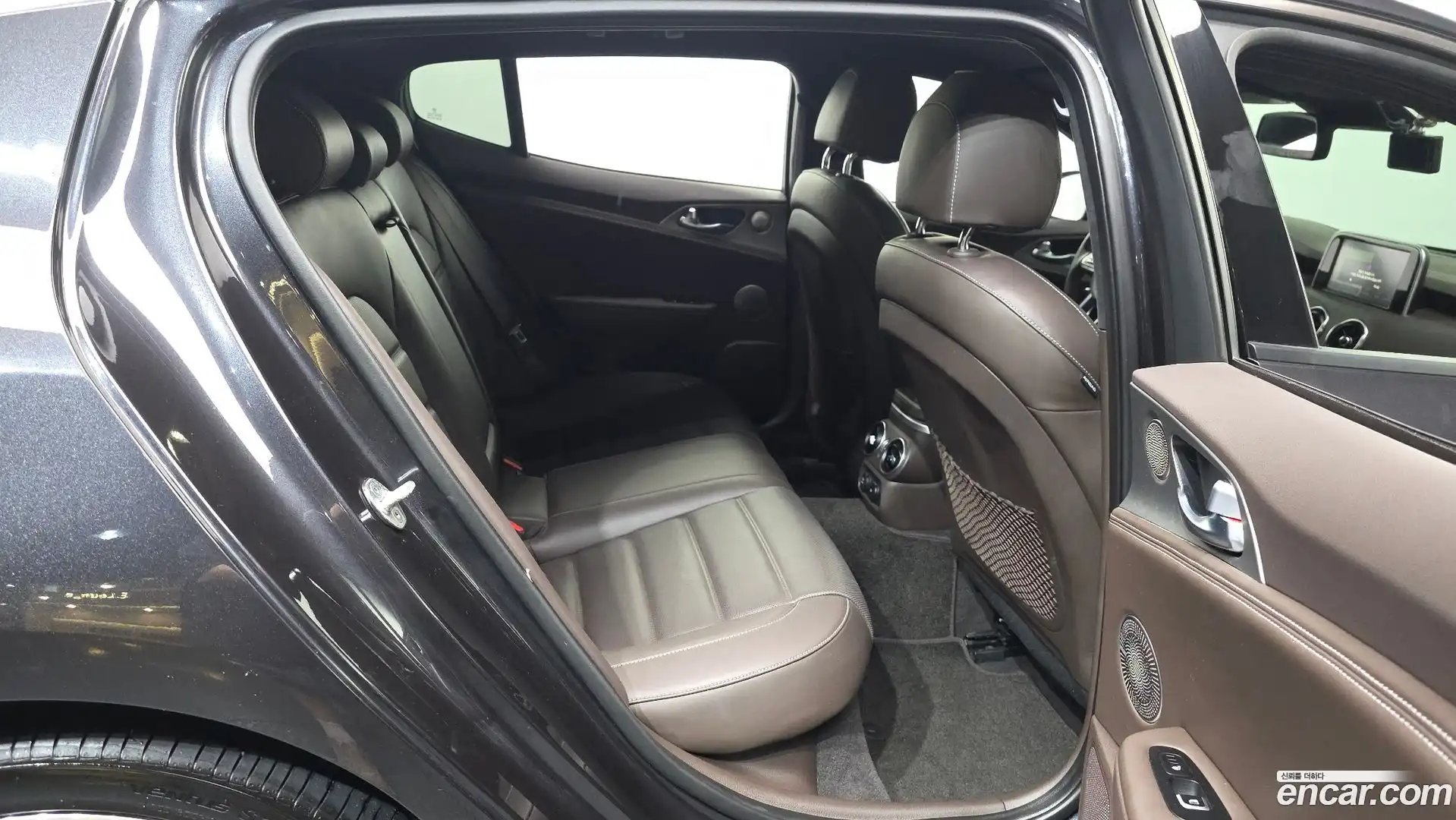 Stinger Kia 2017.8-OPTION-016