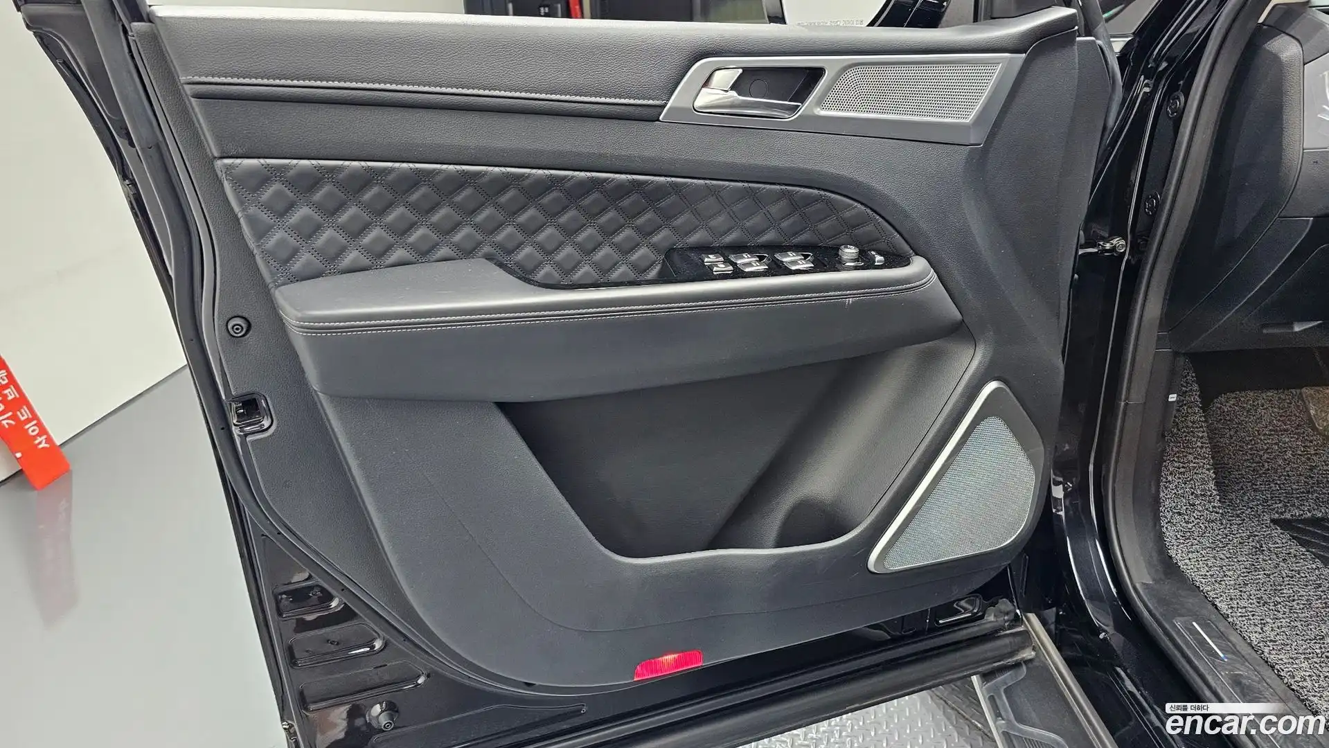 Rexton KG Mobility 2020.11-INNER-034