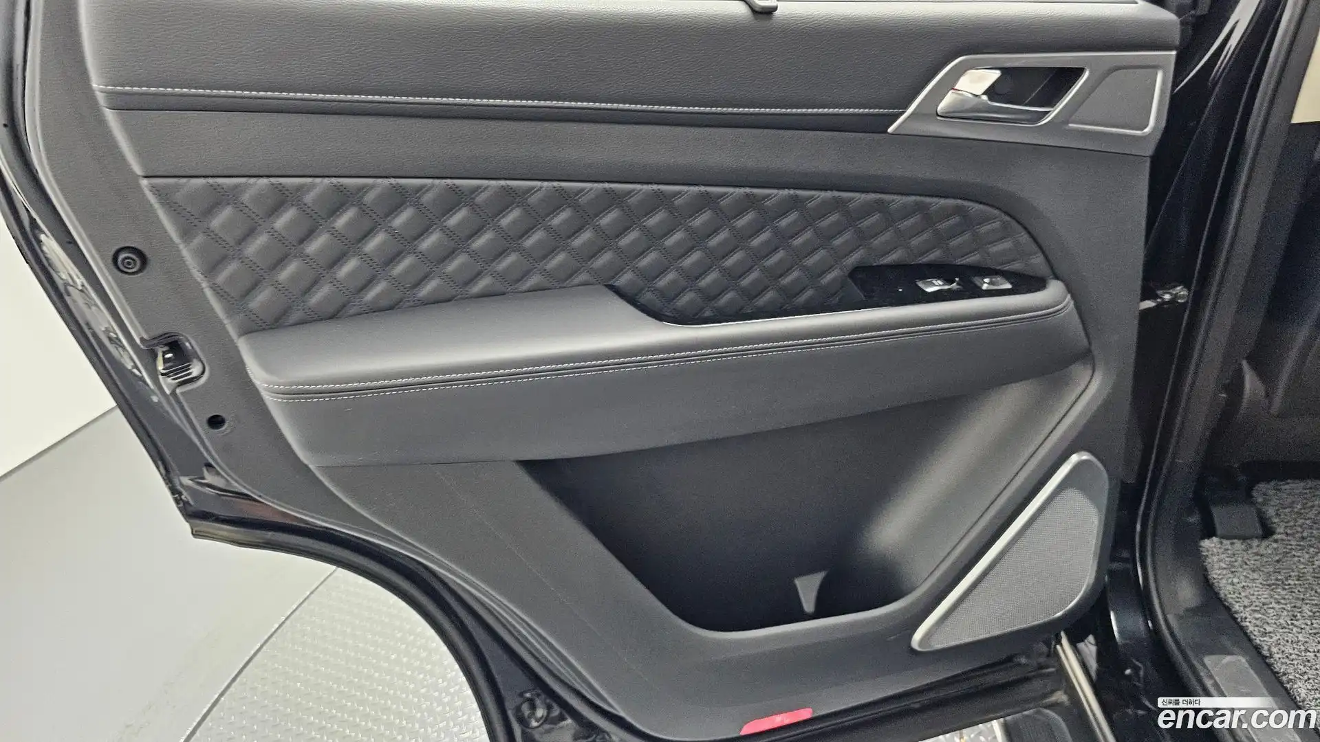 Rexton KG Mobility 2020.11-INNER-035