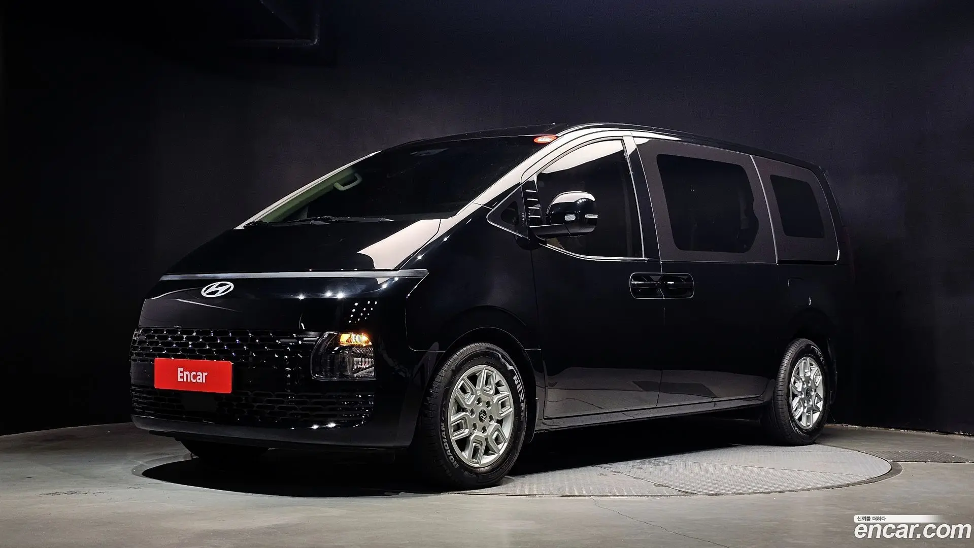Main__Slider__Photo:Staria Hyundai 2024.10-0