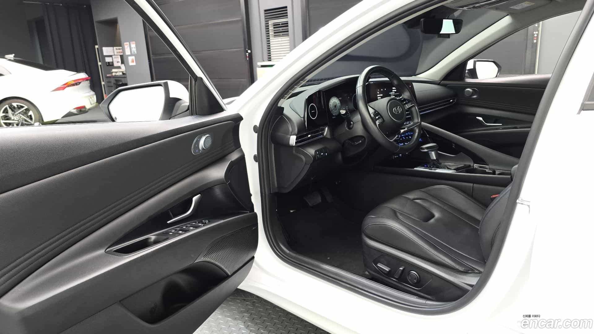 AVANTE Hyundai 2020.4-INNER-010