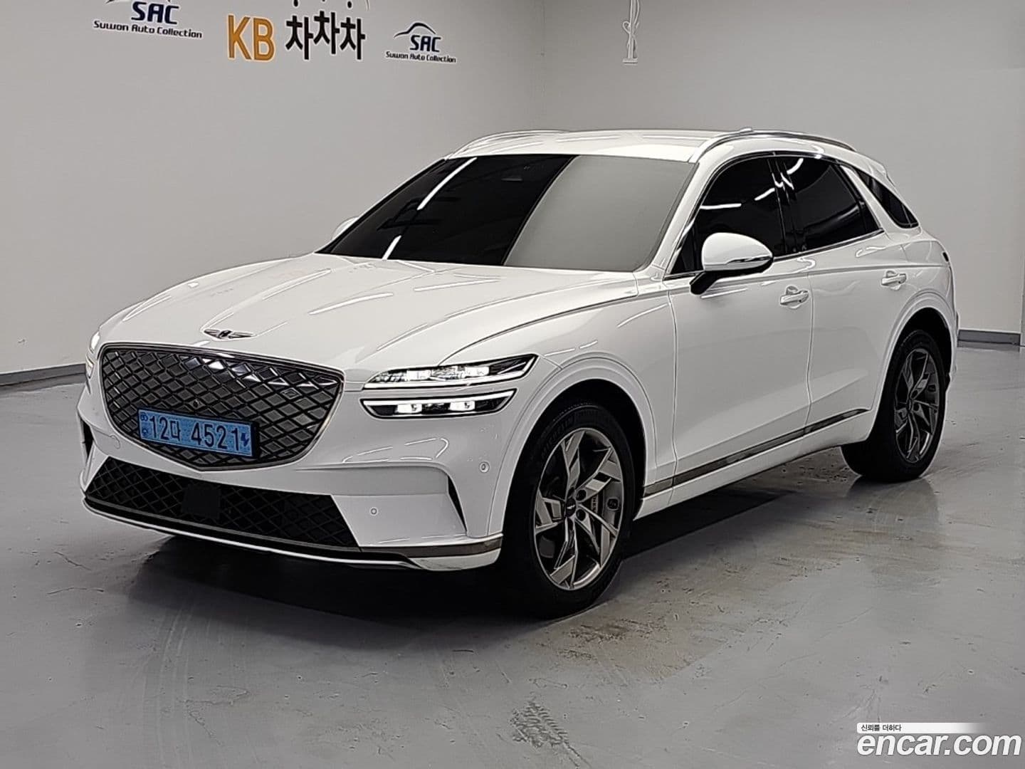 Main__Slider__Photo:GV70 Genesis 2022.4-0