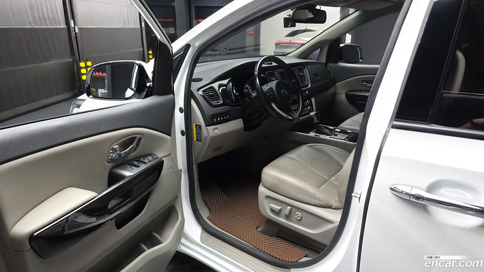 Canival Kia 2019.1-INNER-010