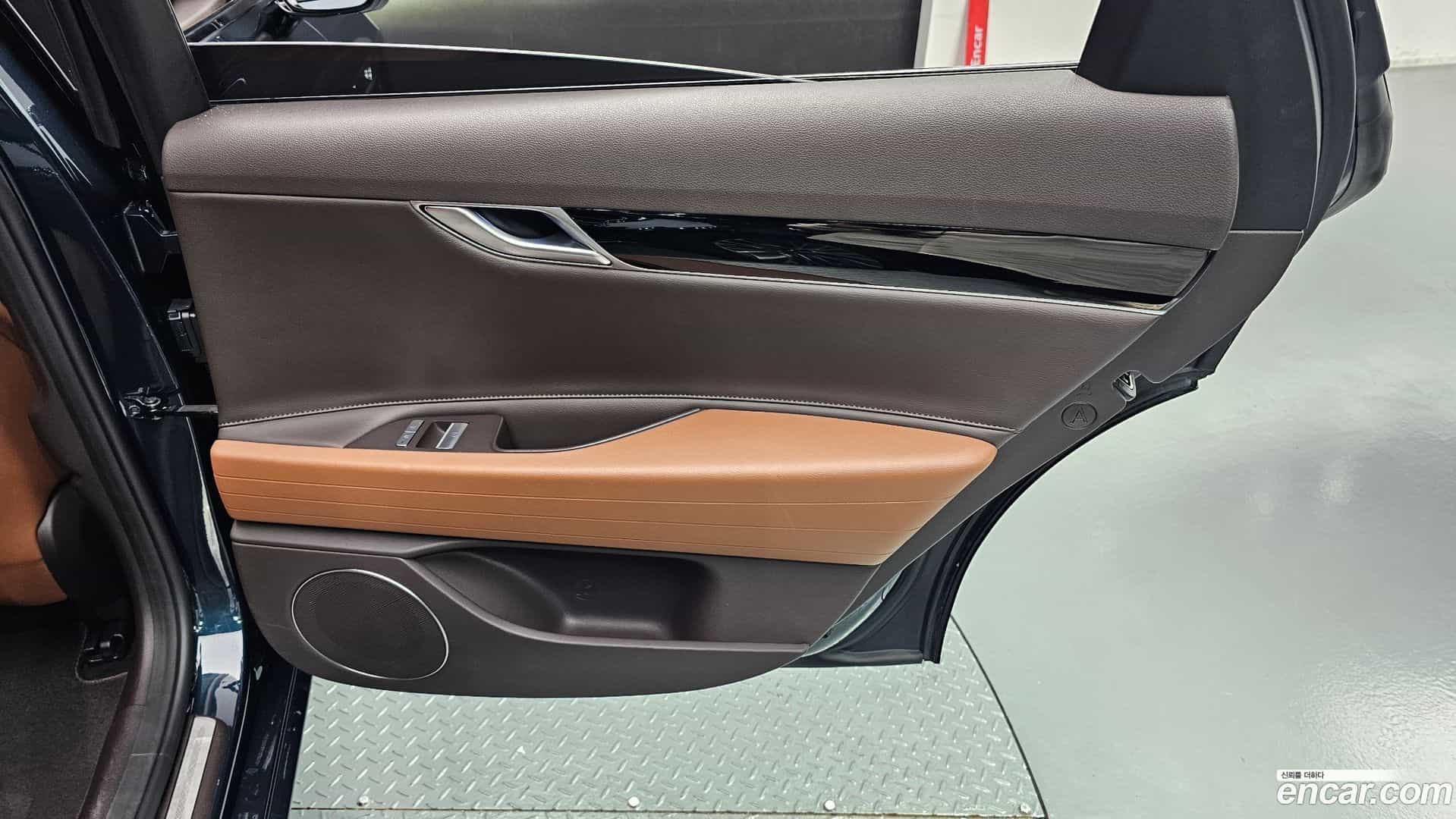 G80 Genesis 2021.7-INNER-035