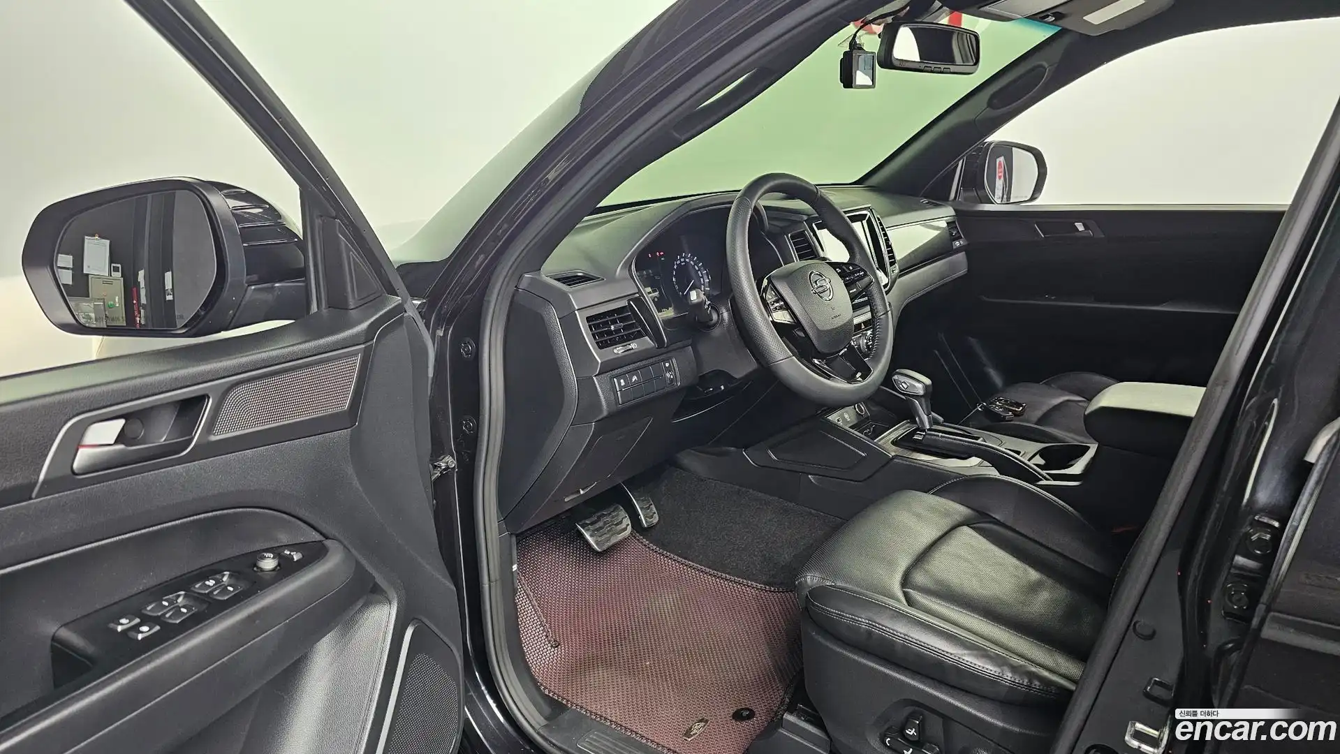 Rexton KG Mobility 2021.8-INNER-010