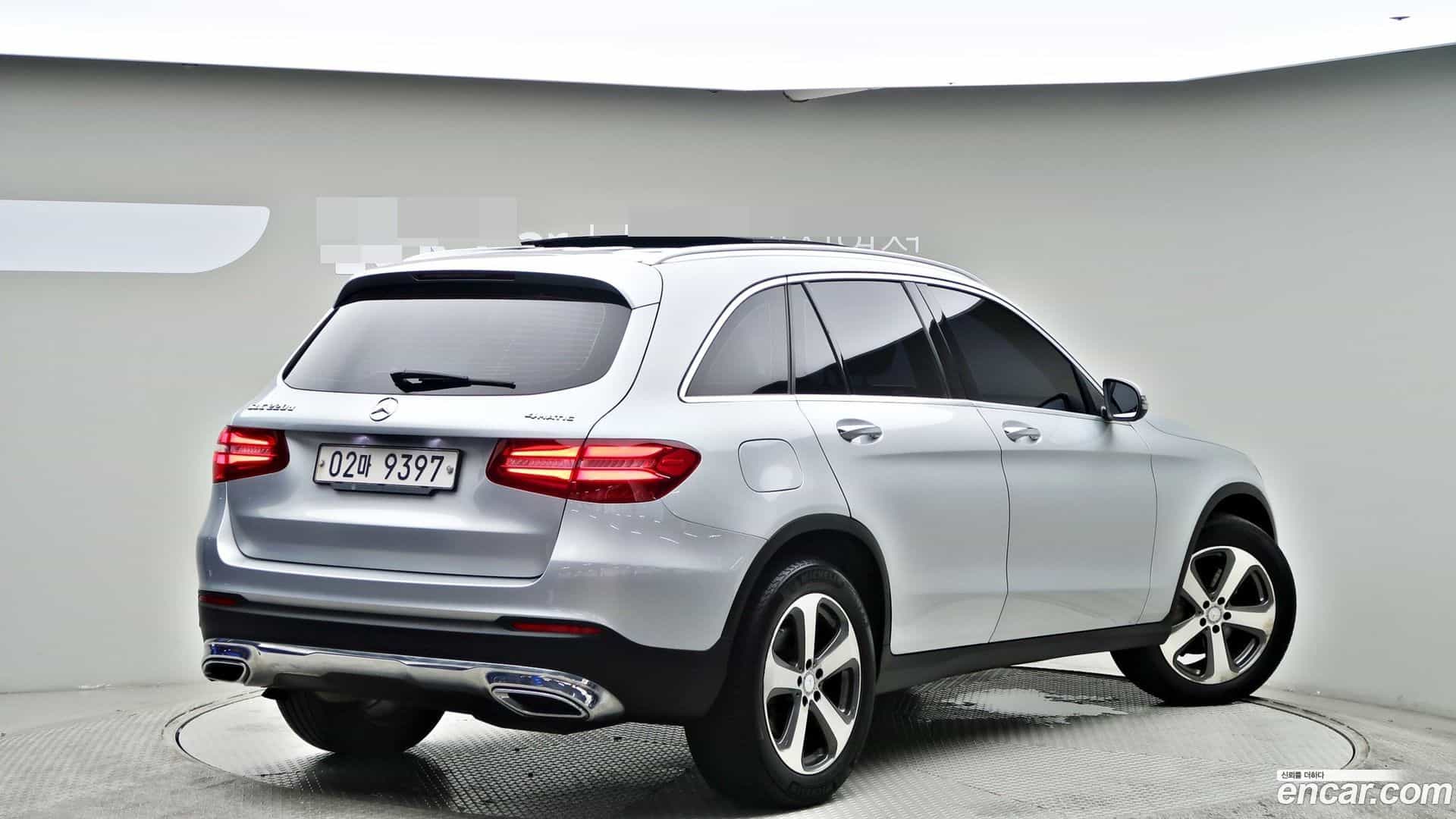 GLC-Class Mercedes-Benz 2017.0-OUTER-002