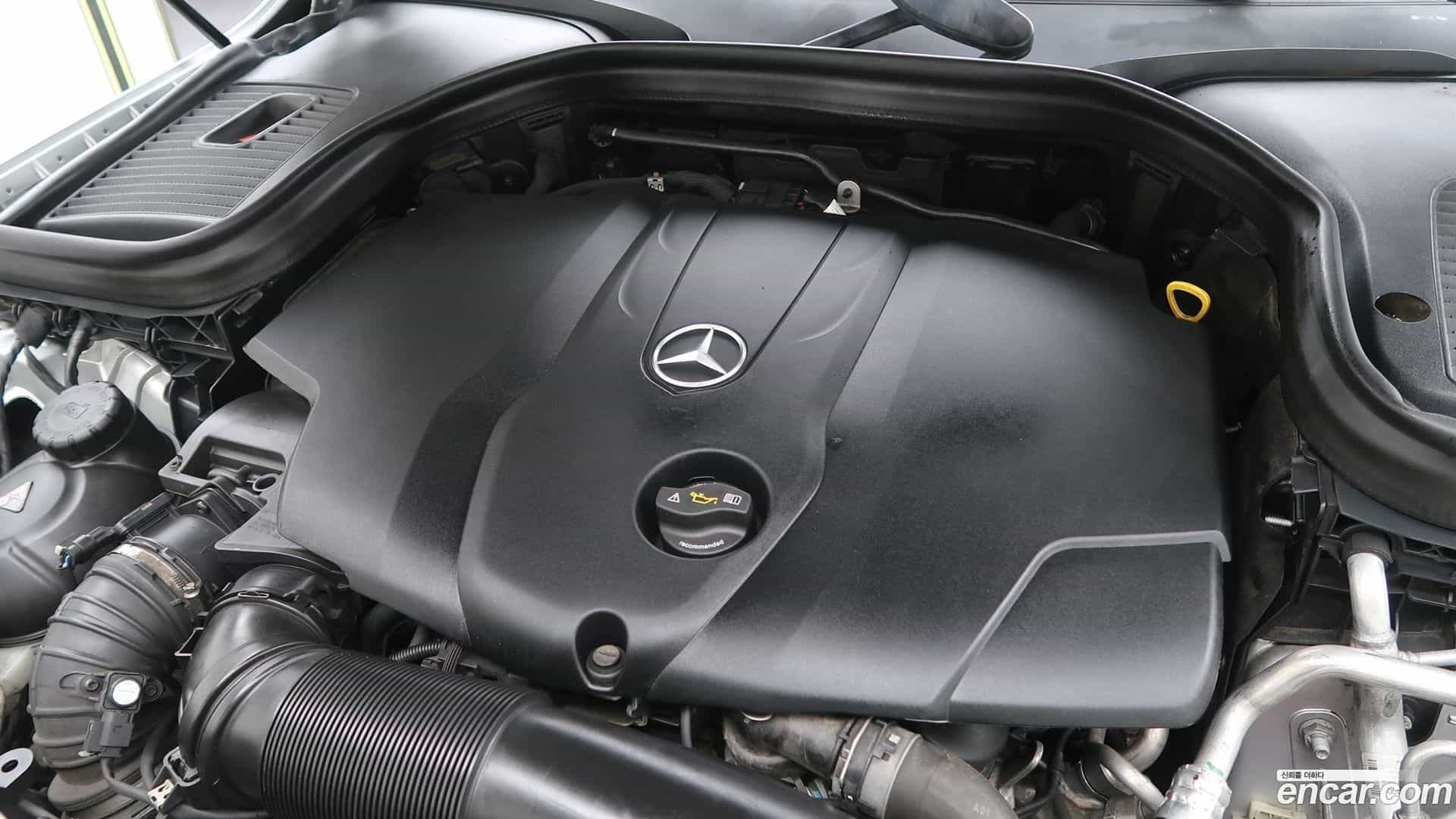 GLC-Class Mercedes-Benz 2017.0-OUTER-006