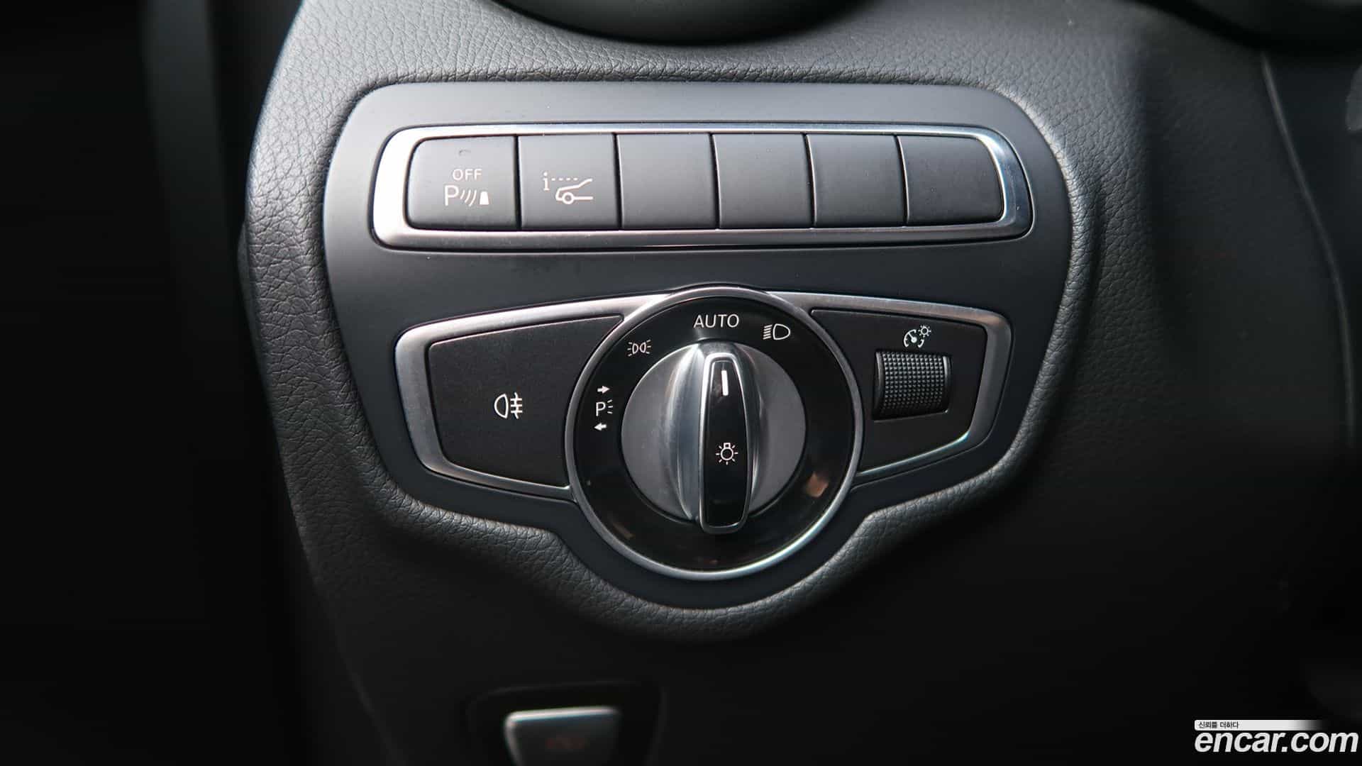 GLC-Class Mercedes-Benz 2017.0-OPTION-022