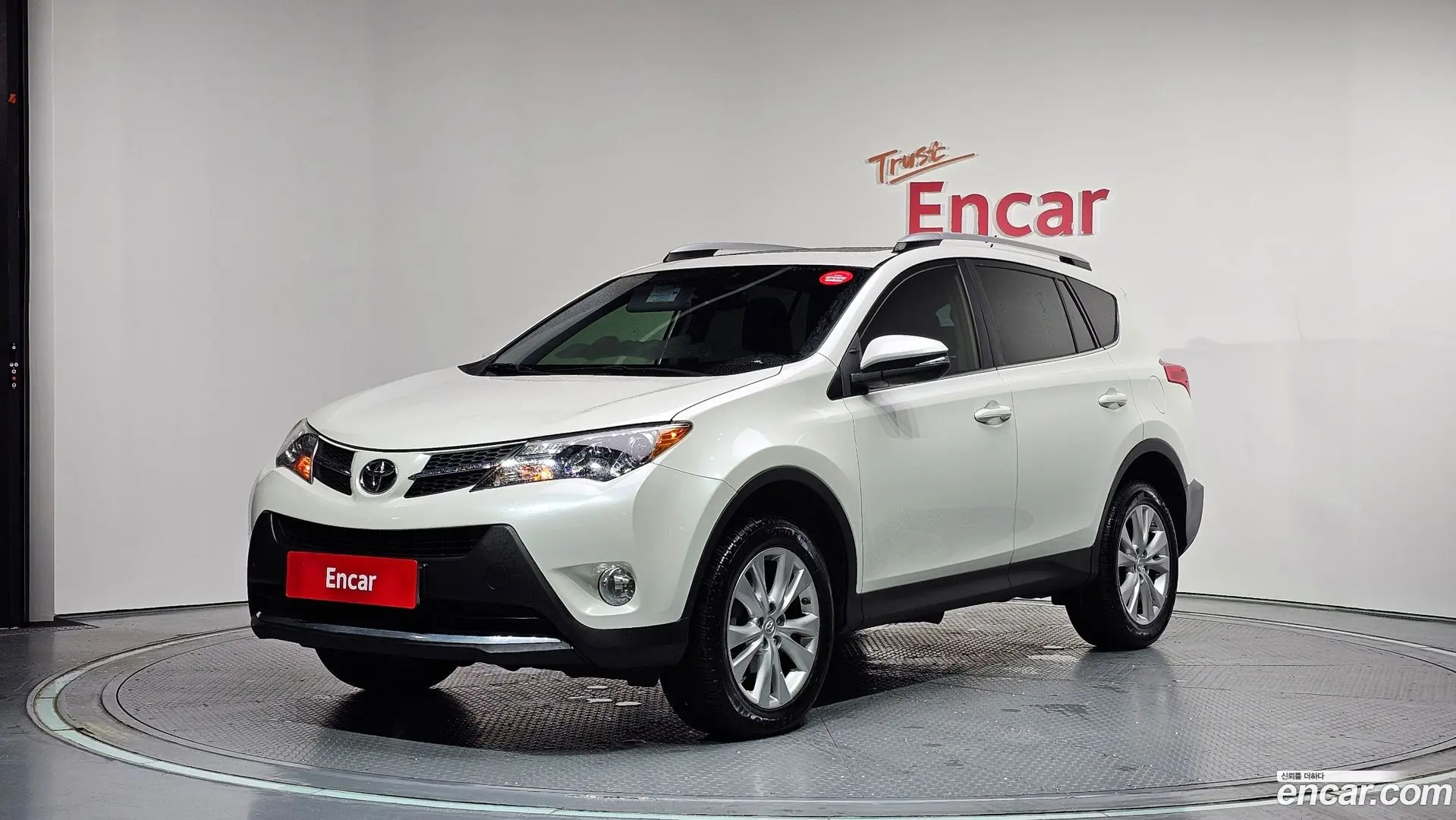 Main__Slider__Photo:RAV4 Toyota 2015.7-0