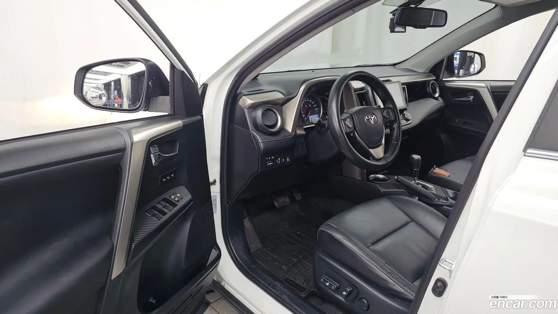 RAV4 Toyota 2015.7-INNER-010