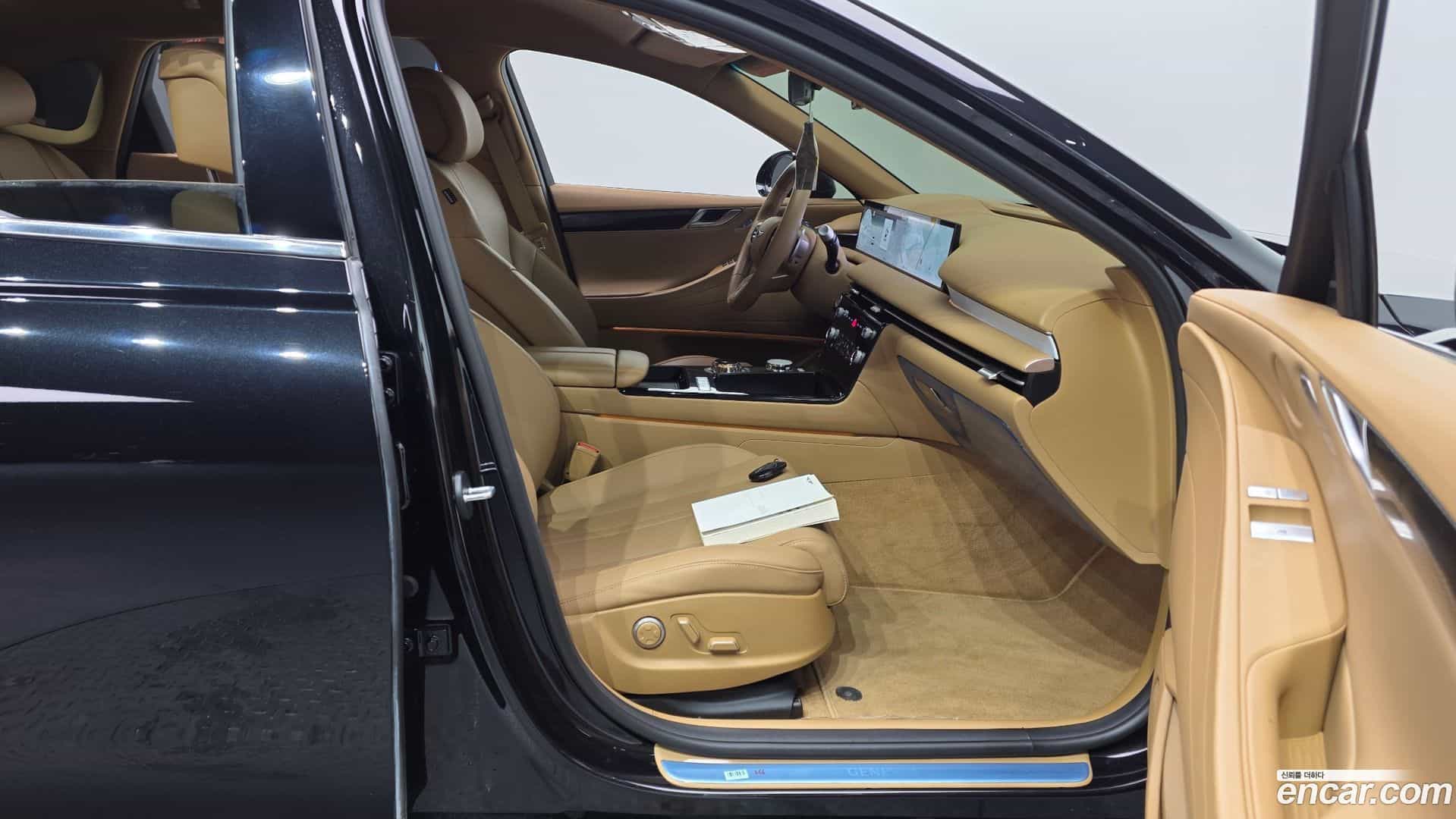 G80 Genesis 2024.10-INNER-036