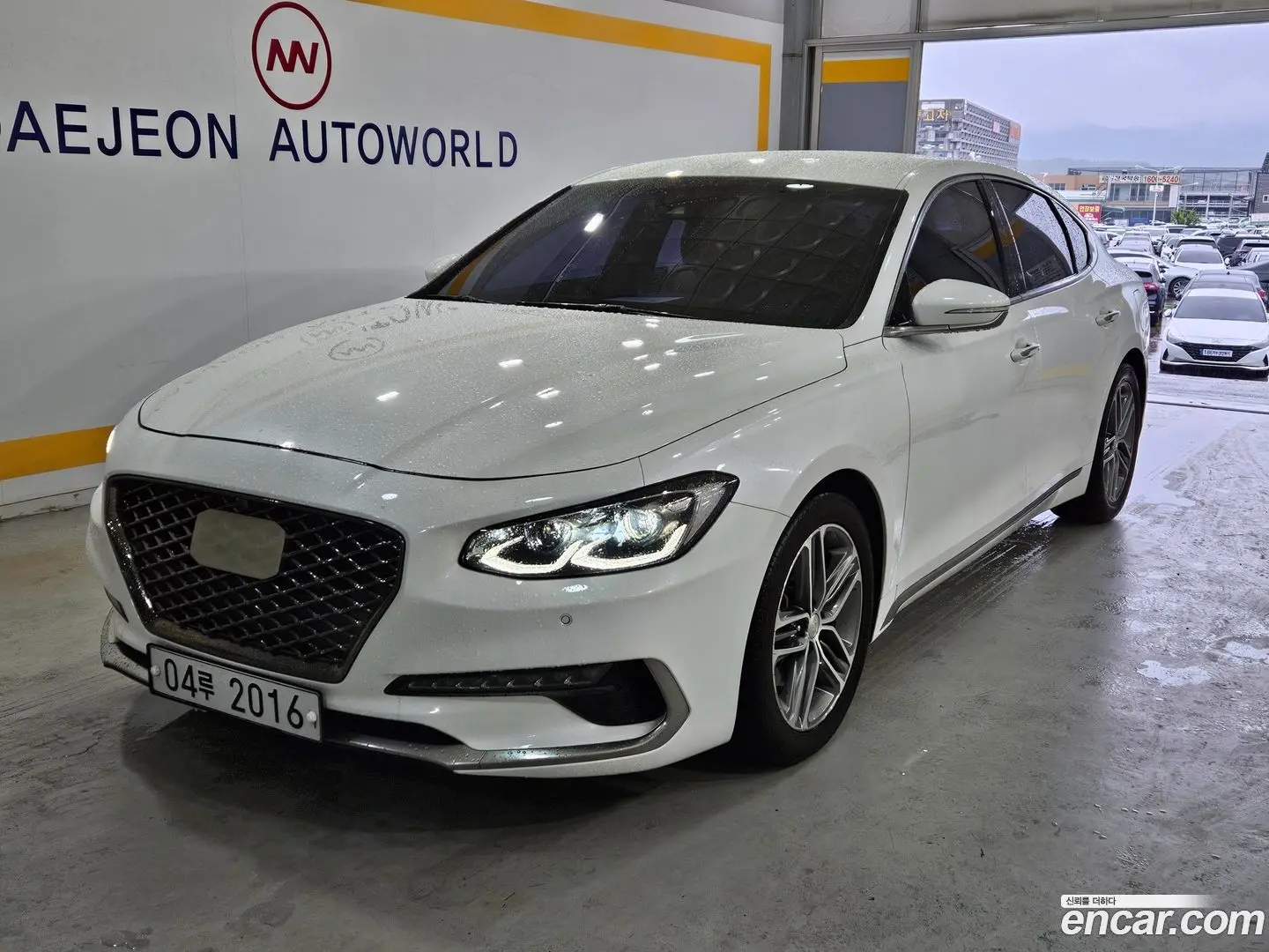 Main__Slider__Photo:Grandeur Hyundai 2018.1-0