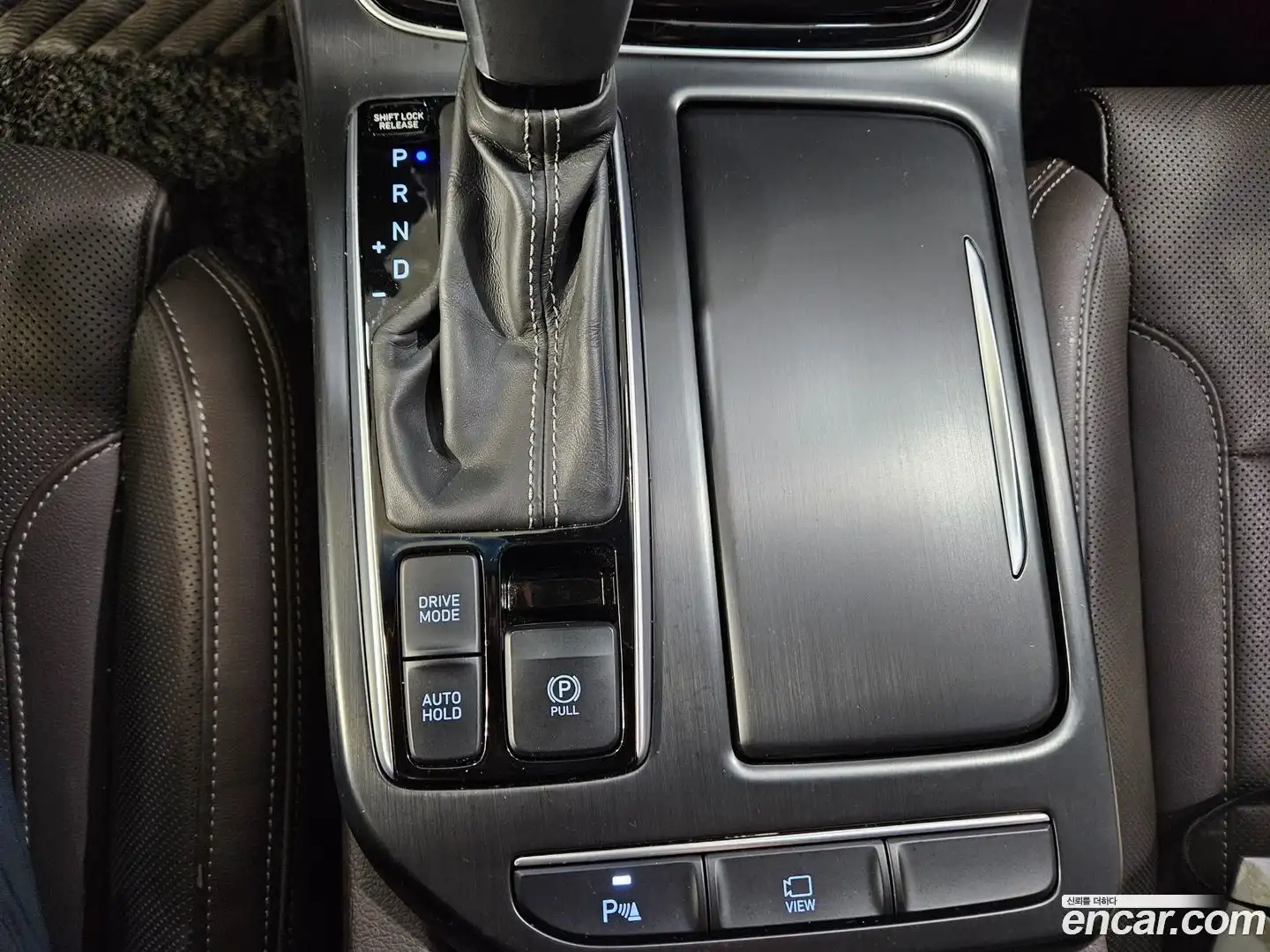 Grandeur Hyundai 2018.1-OPTION-017