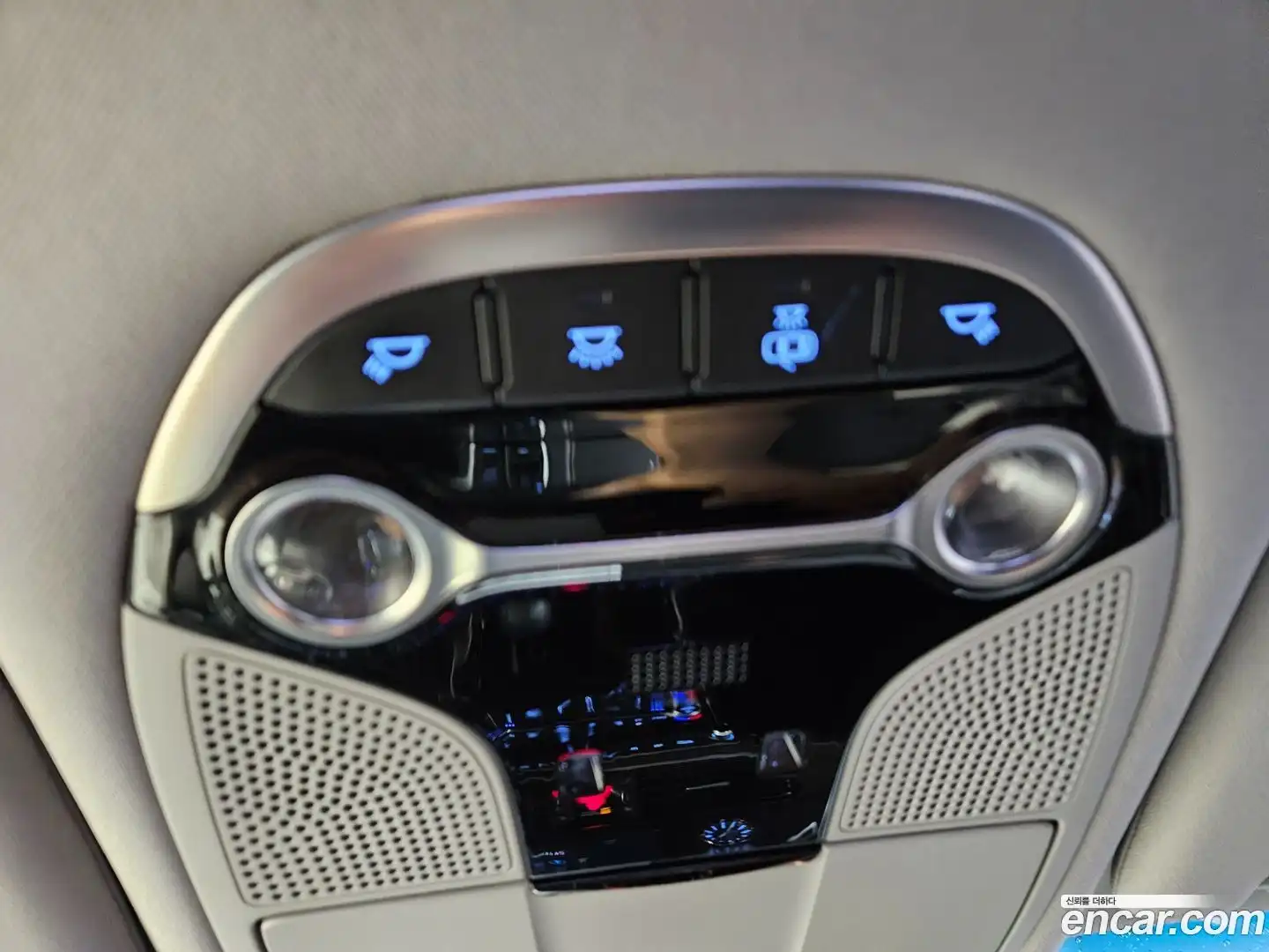 Grandeur Hyundai 2018.1-OPTION-019