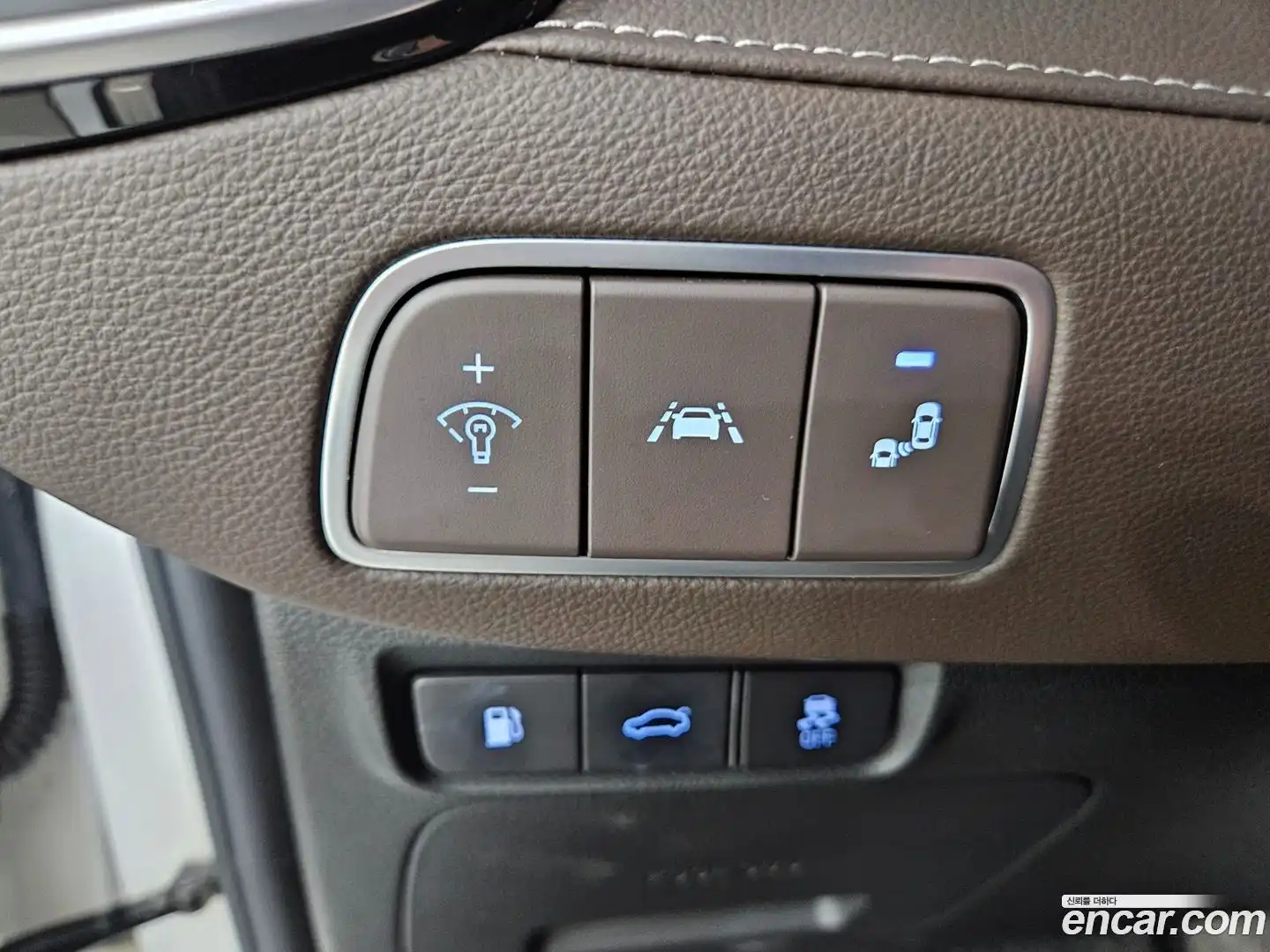 Grandeur Hyundai 2018.1-OPTION-020