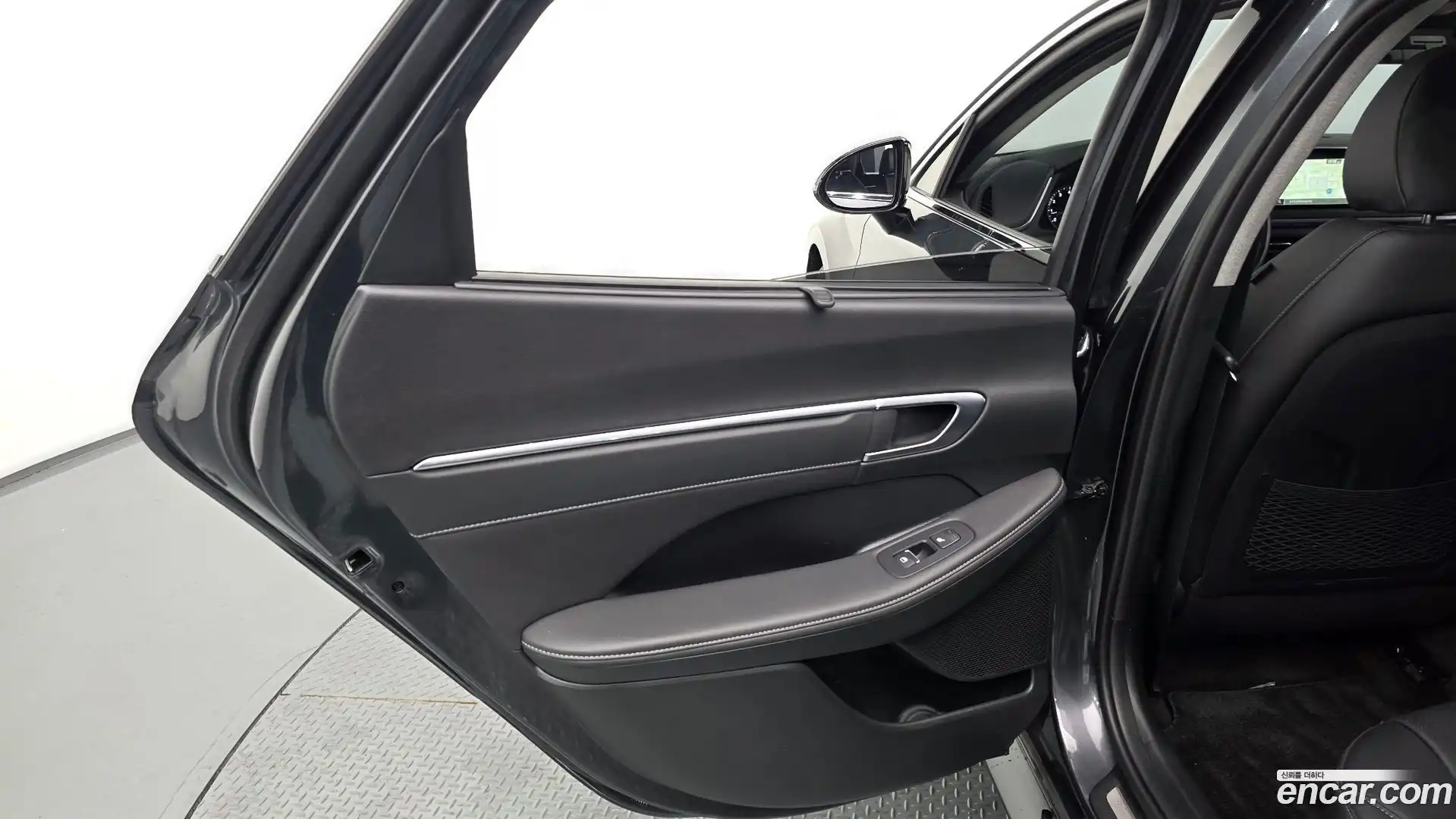 Sonata Hyundai 2023.1-INNER-035