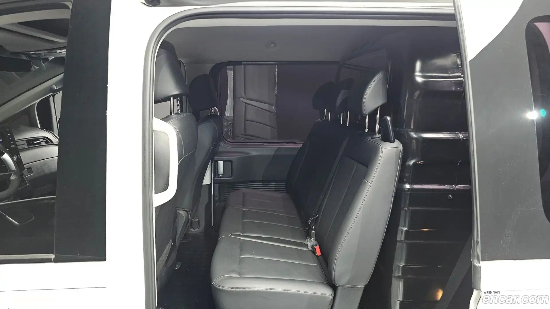 Staria Hyundai 2023.3-OPTION-016